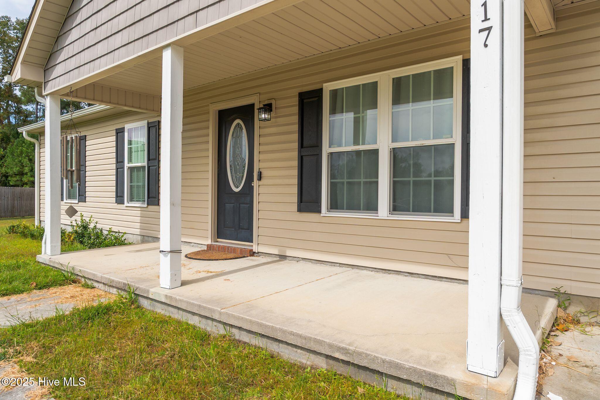 117 Quail Hollow Drive, Jacksonville, NC 28540 – photo 2: 117 Quail Hollow-7