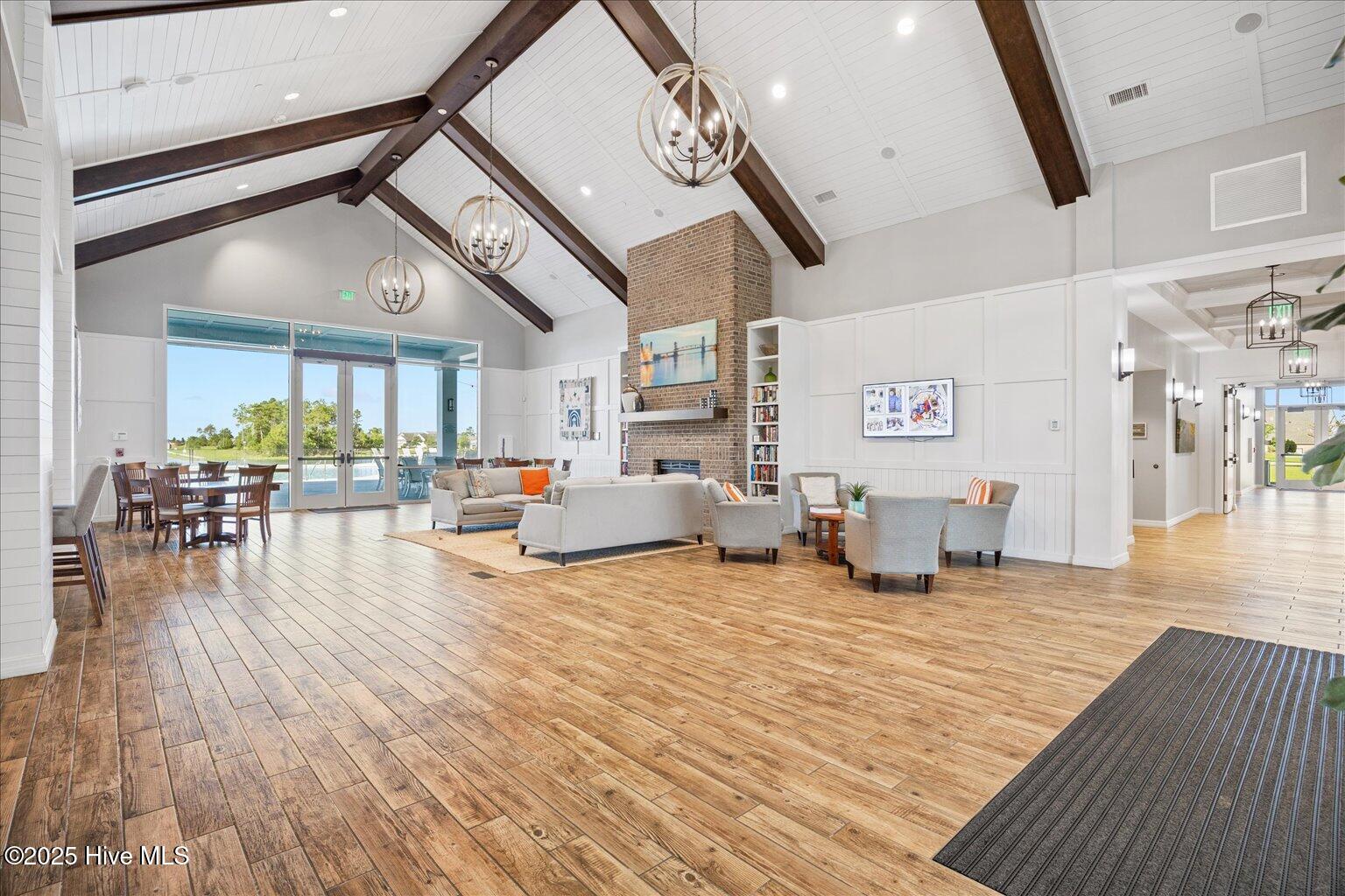 100509338 | Photo 52