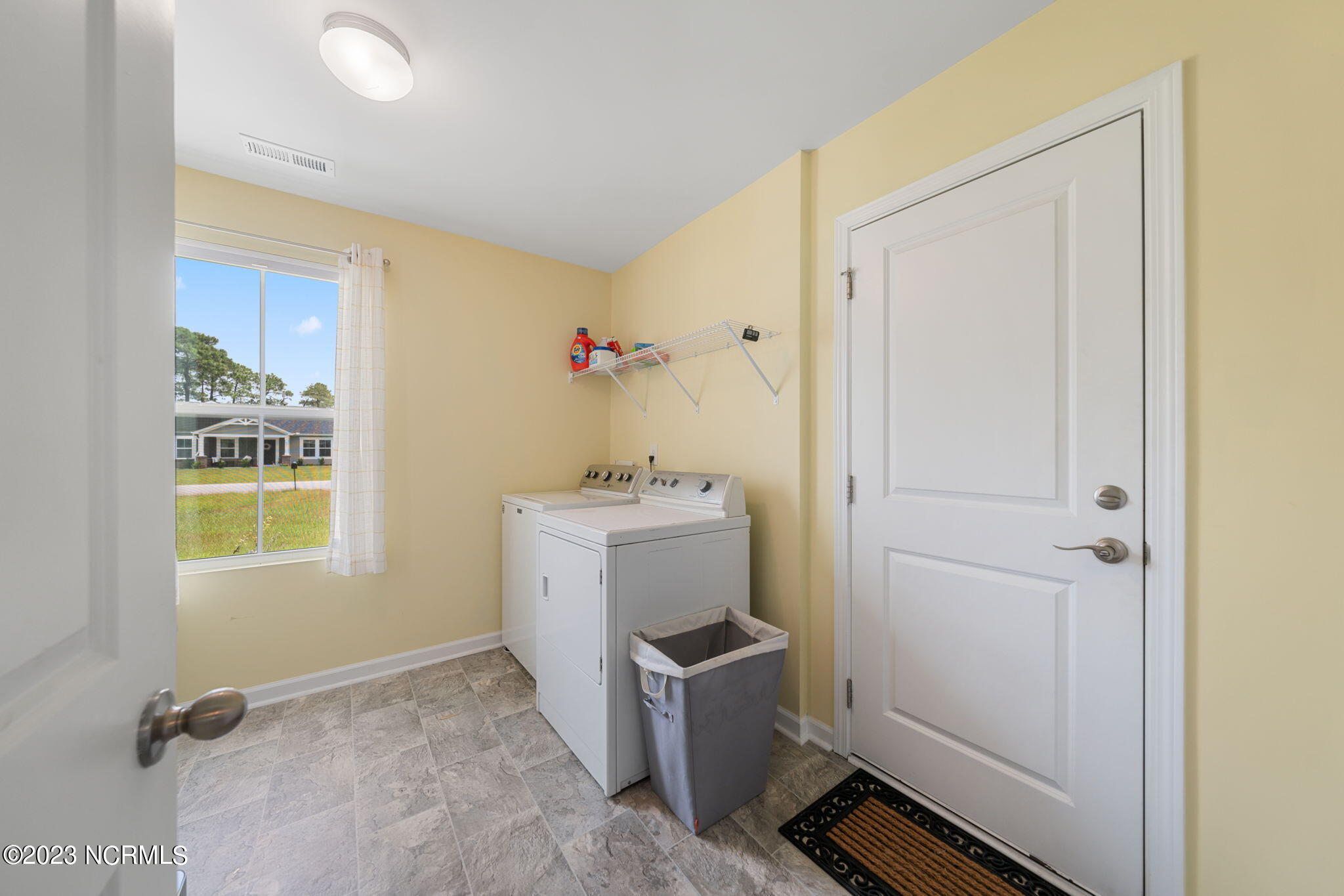 100536521 | Photo 13