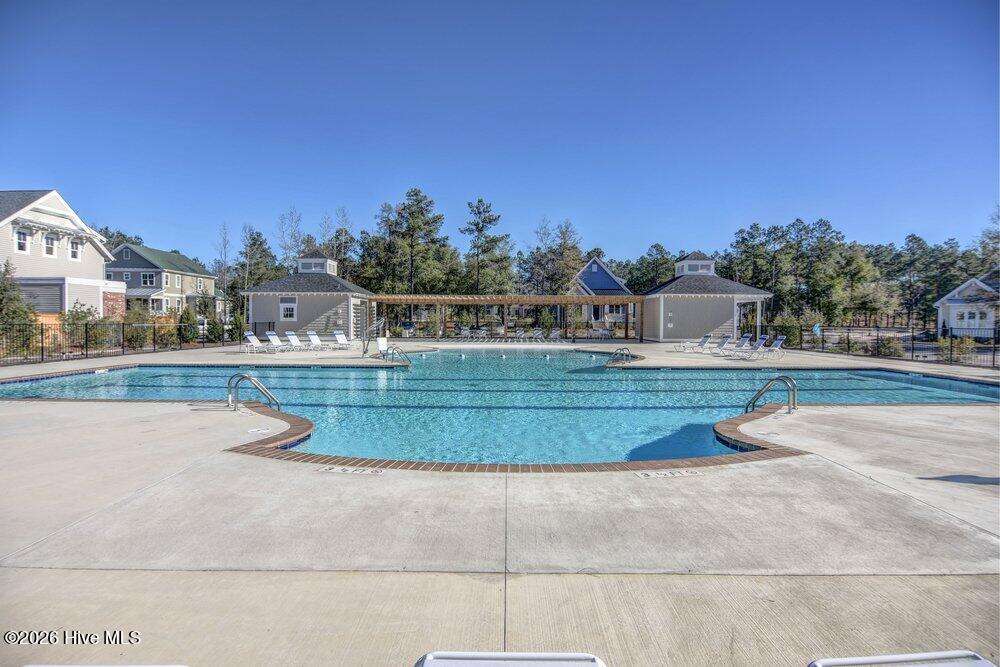 100561379 | Photo 77