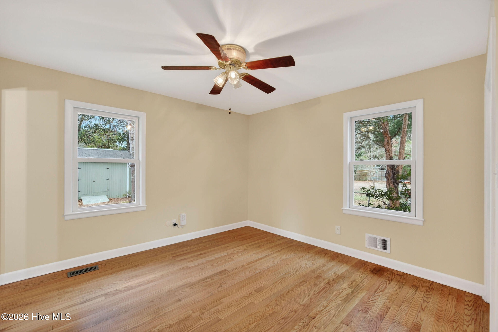 100557140 | Photo 19