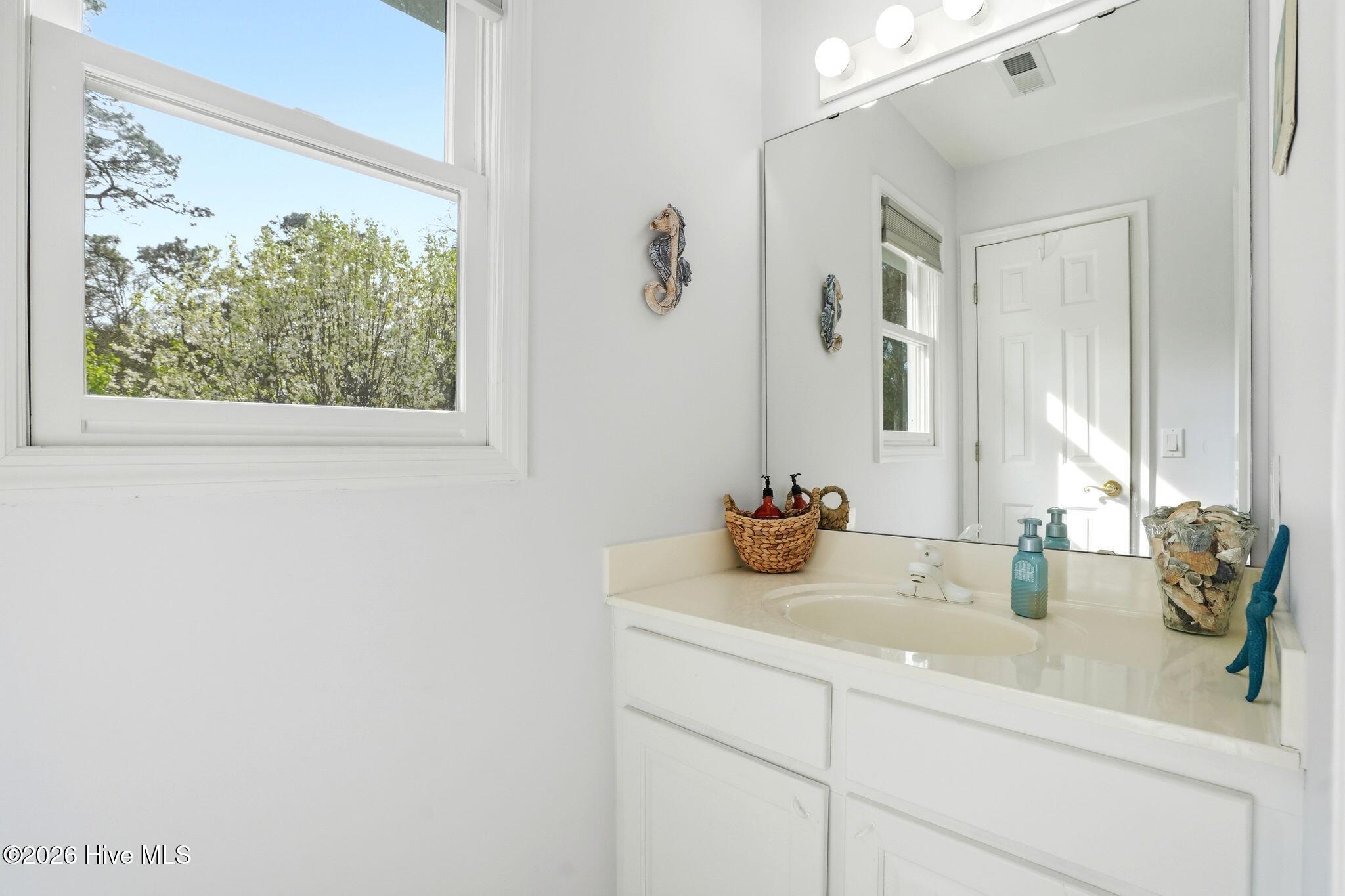 100562412 | Photo 48