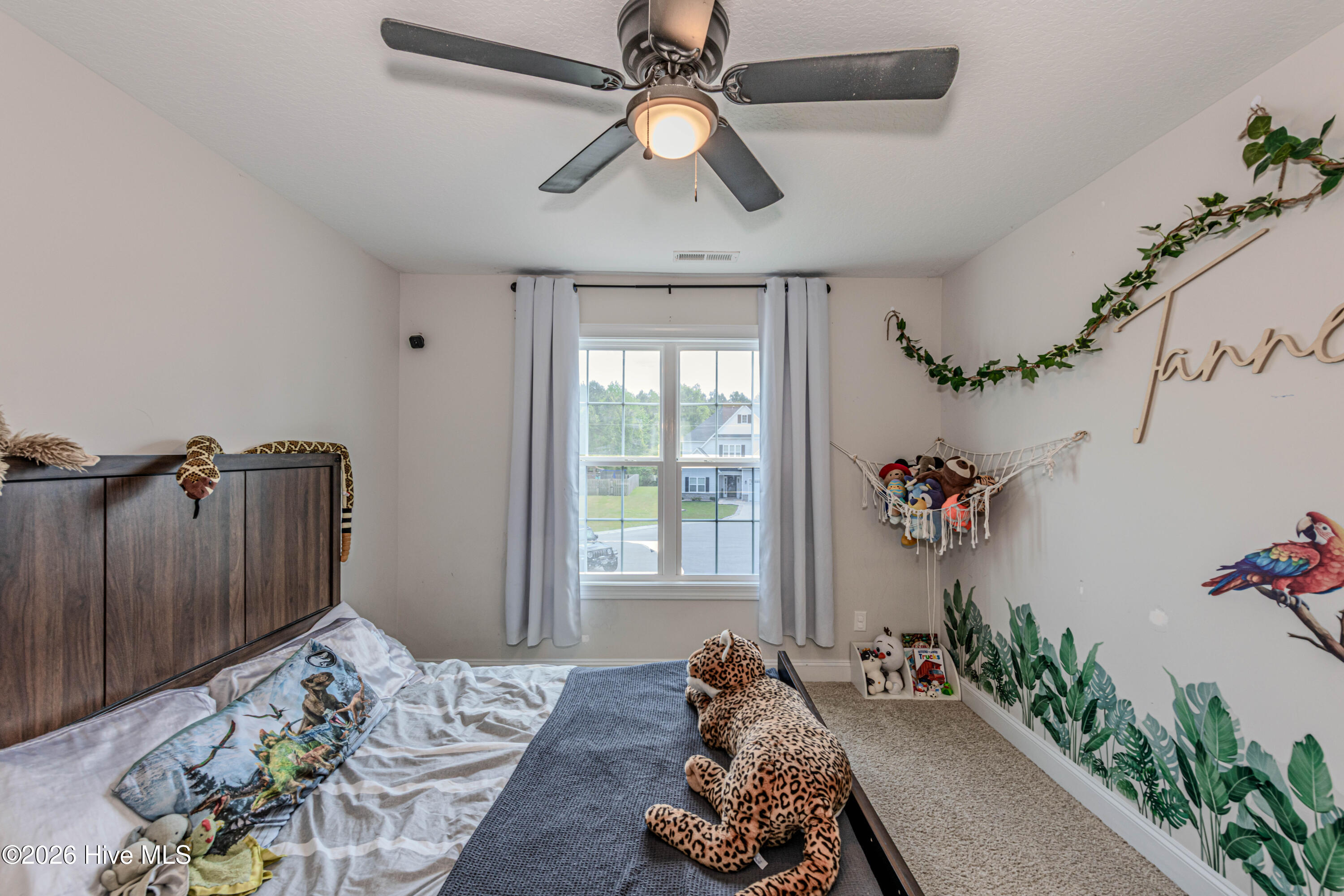 100570010 | Photo 64