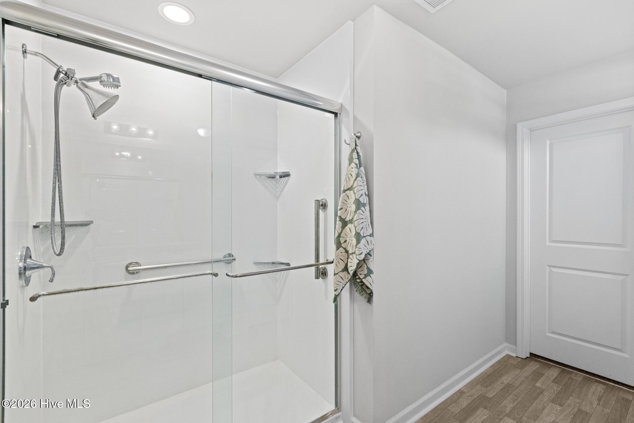 100565609 | Photo 19