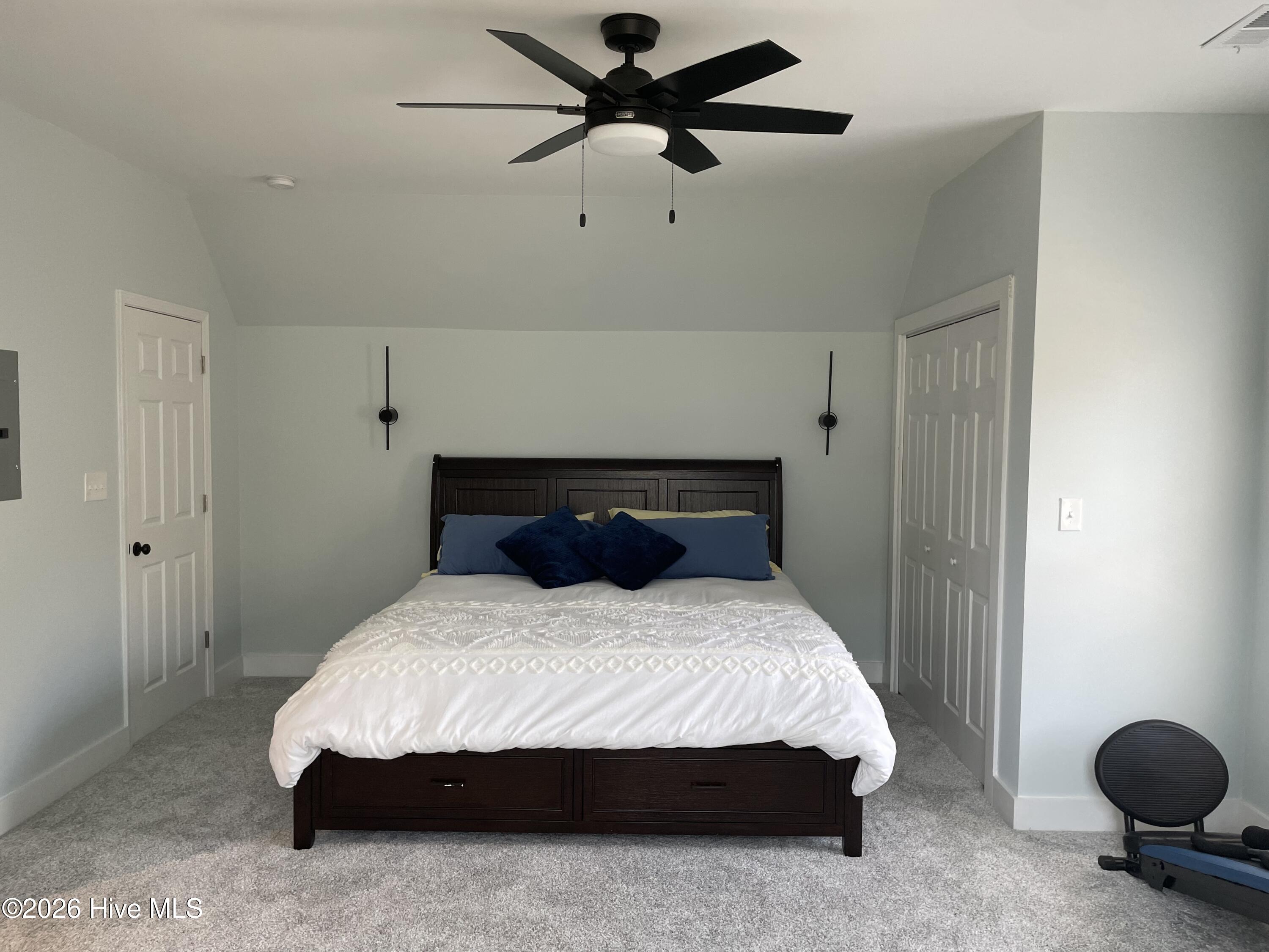 100568375 | Photo 40