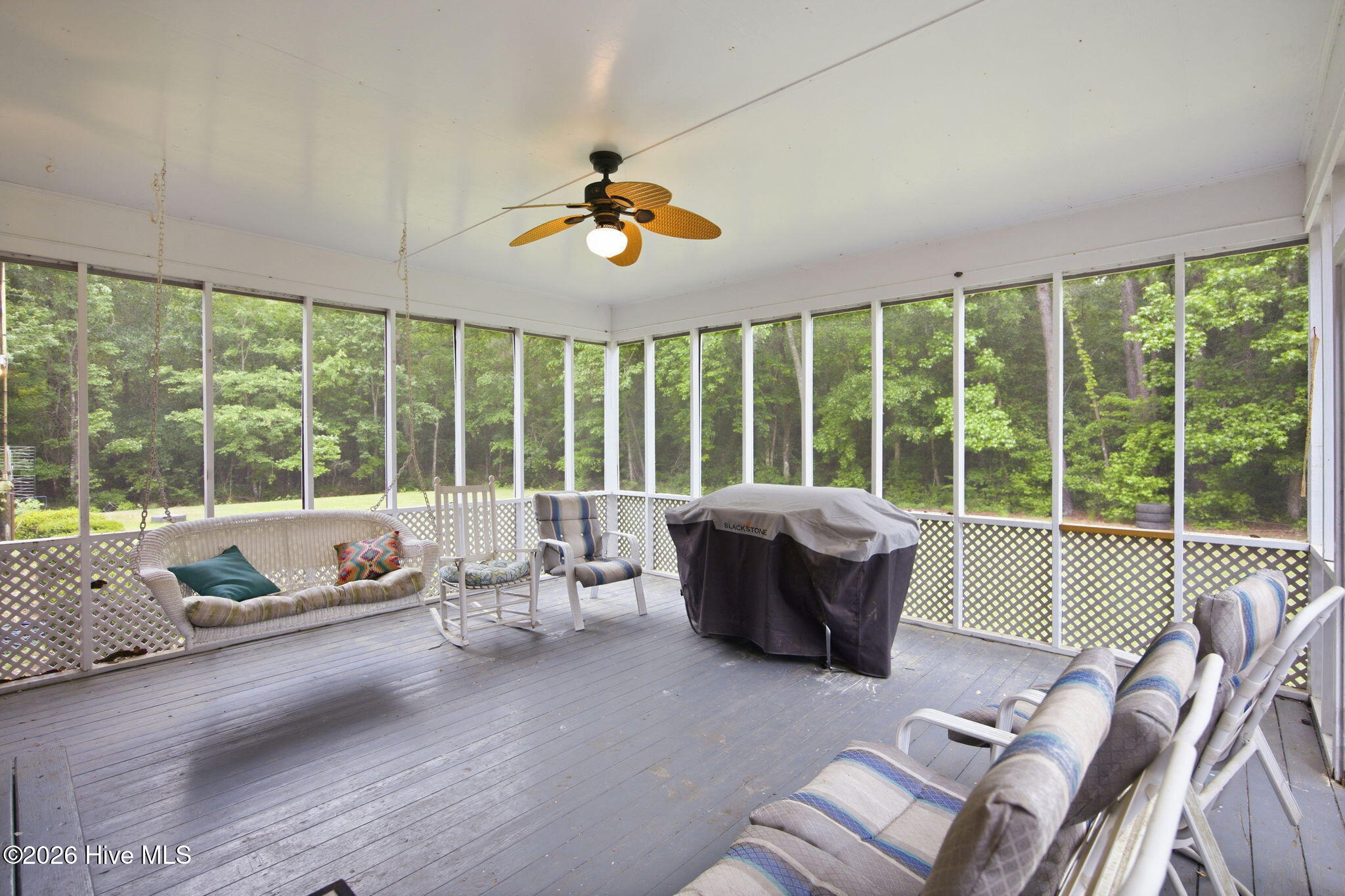 100570604 | Photo 34