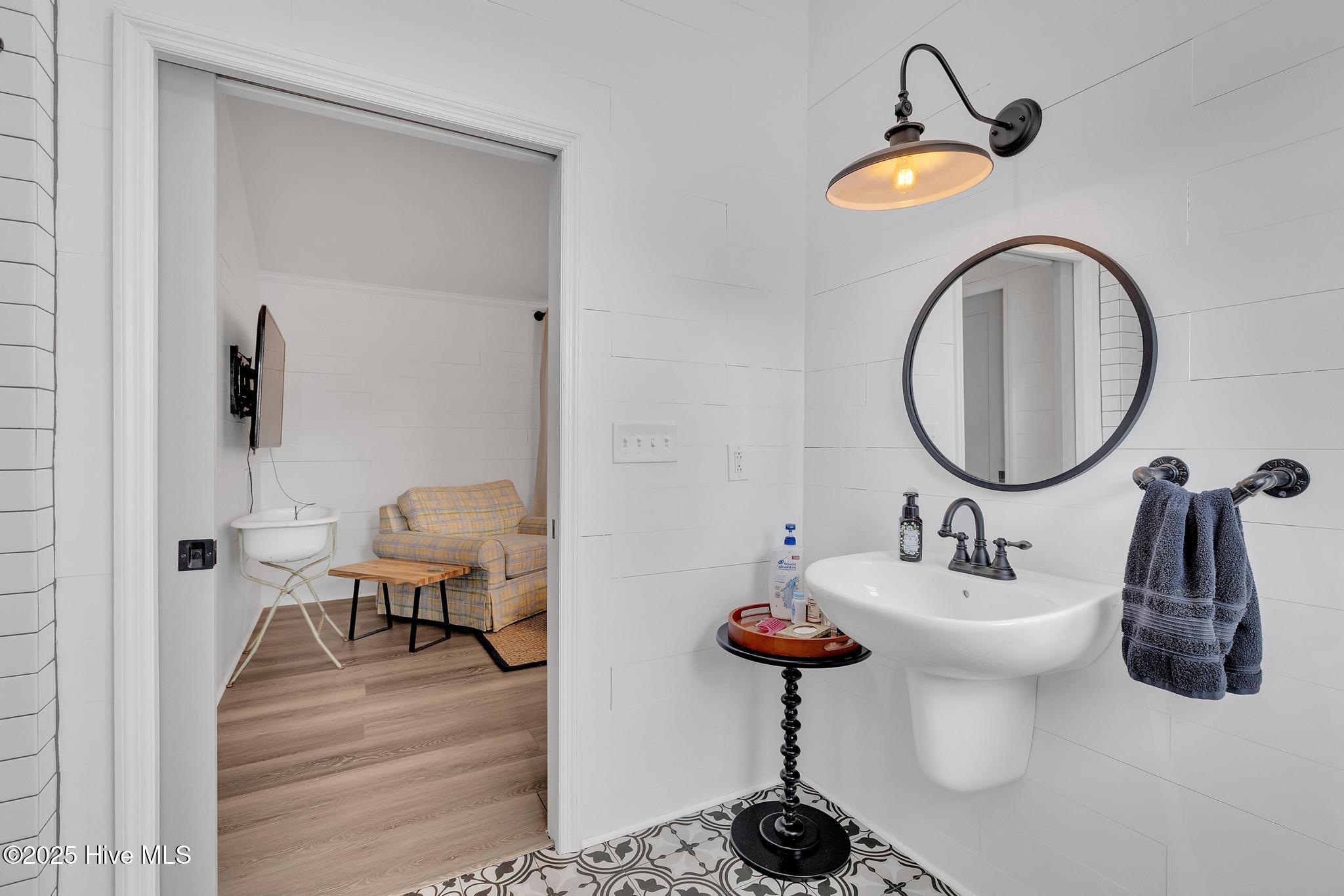 100527249 | Photo 60