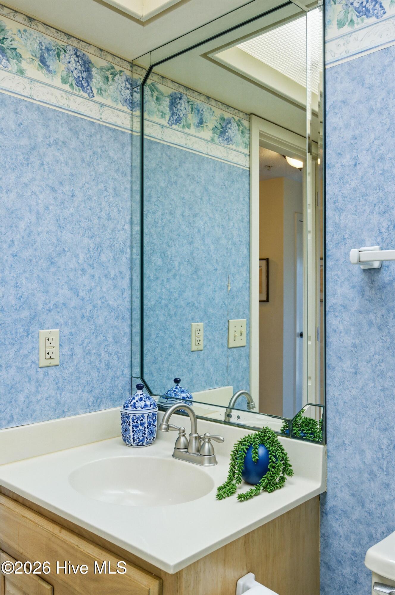 100549677 | Photo 42