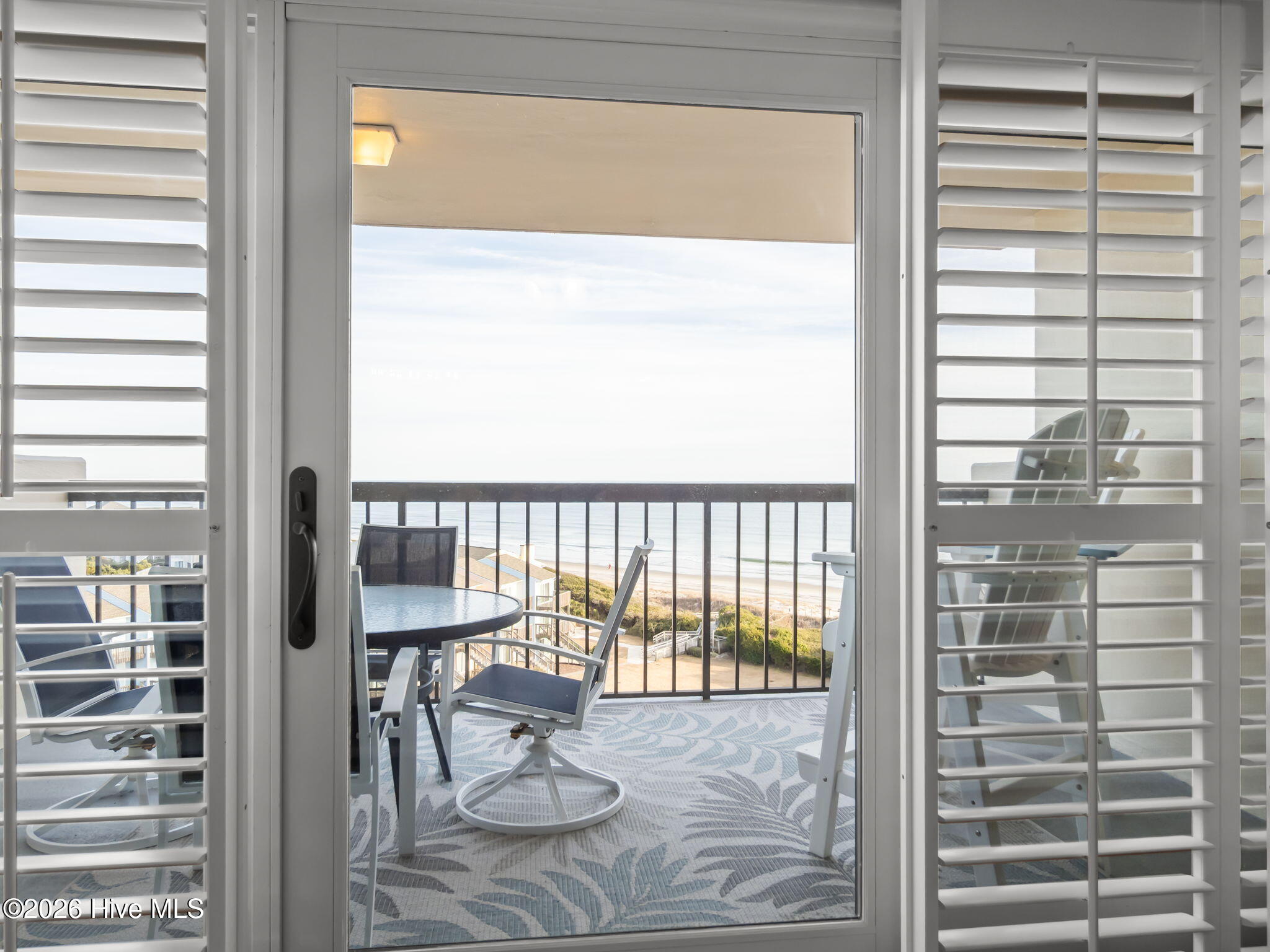 100550428 | Photo 27