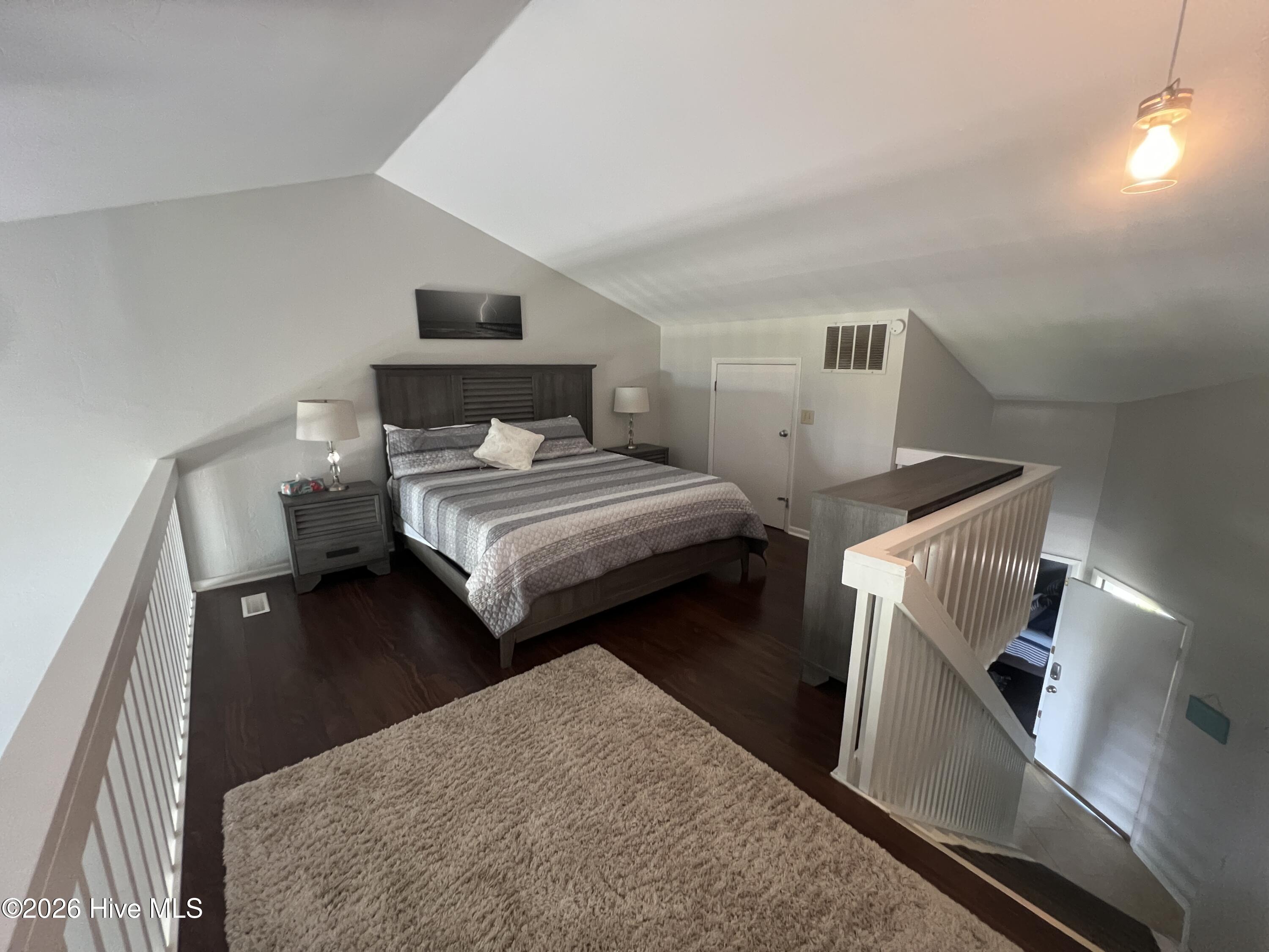 100519884 | Photo 19