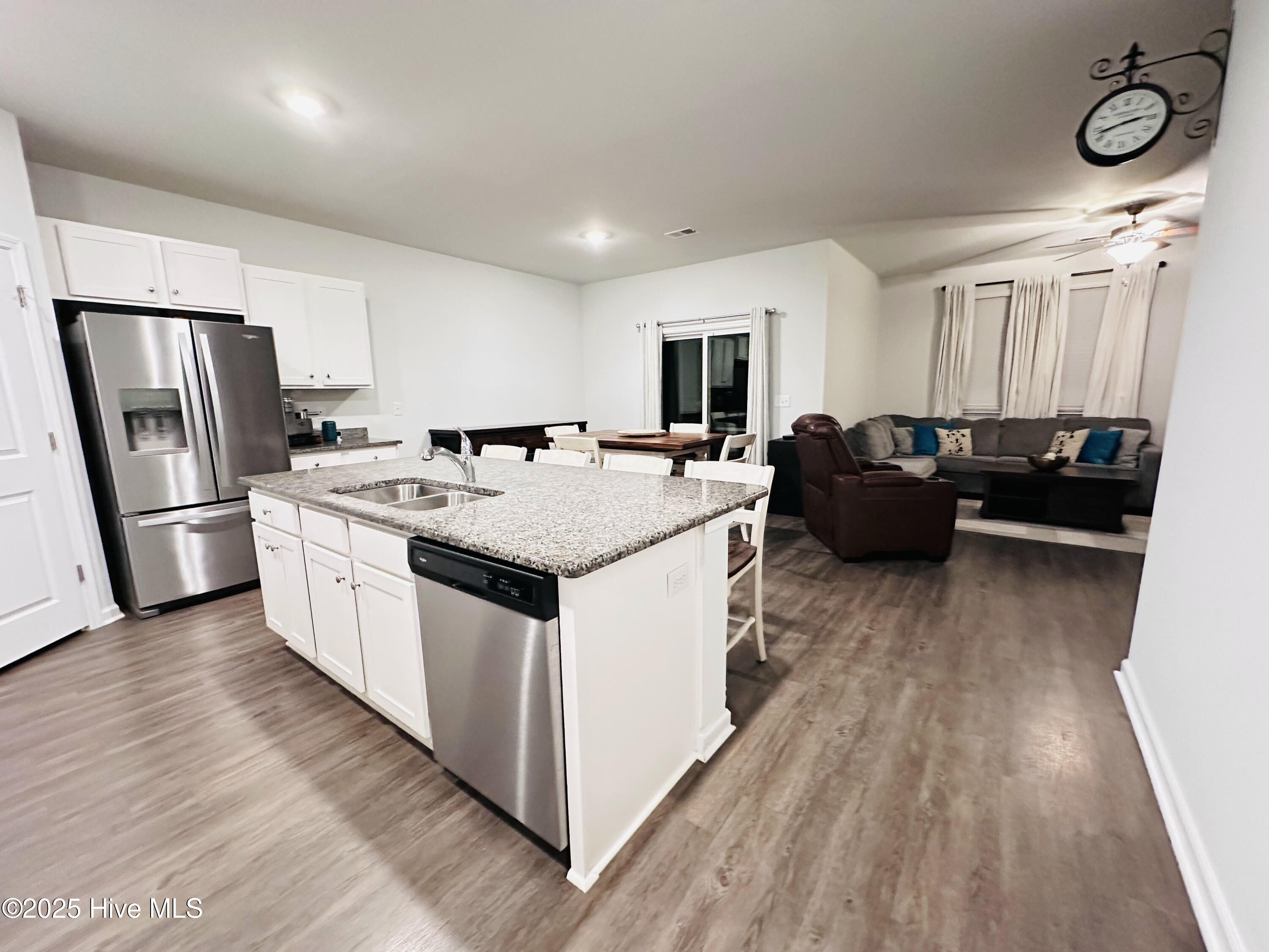 100525143 | Photo 20