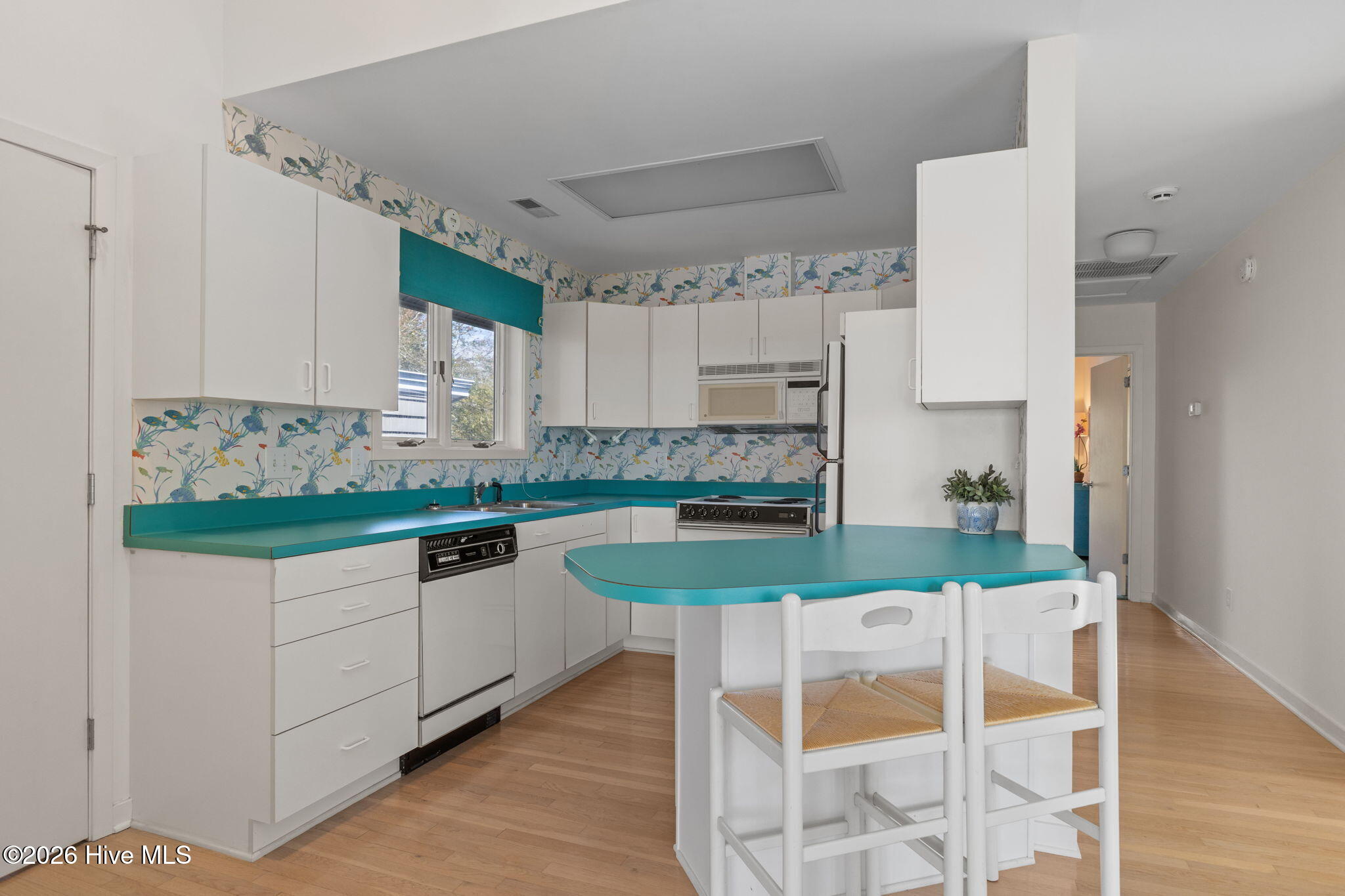 100564648 | Photo 37