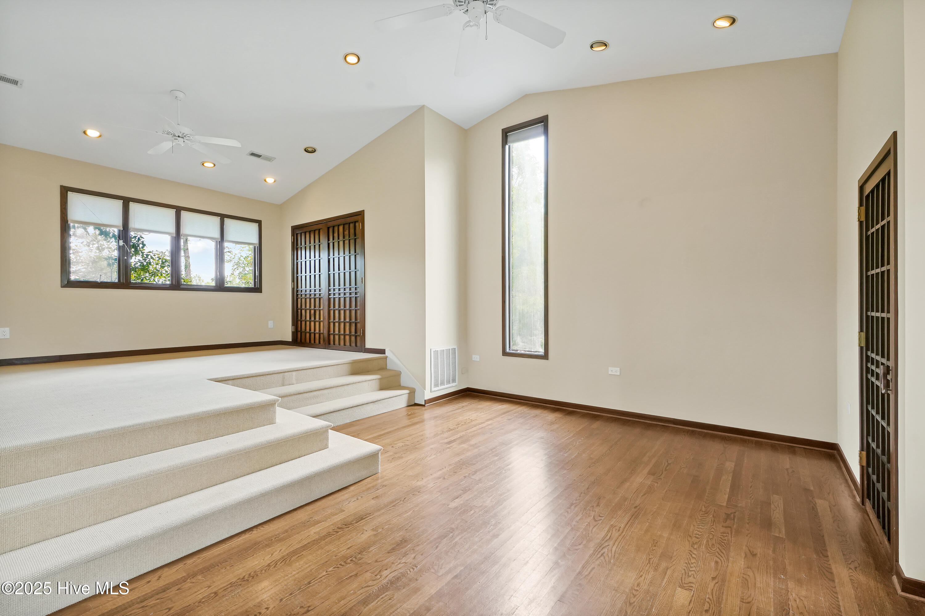 906RobertELeeDrive-26