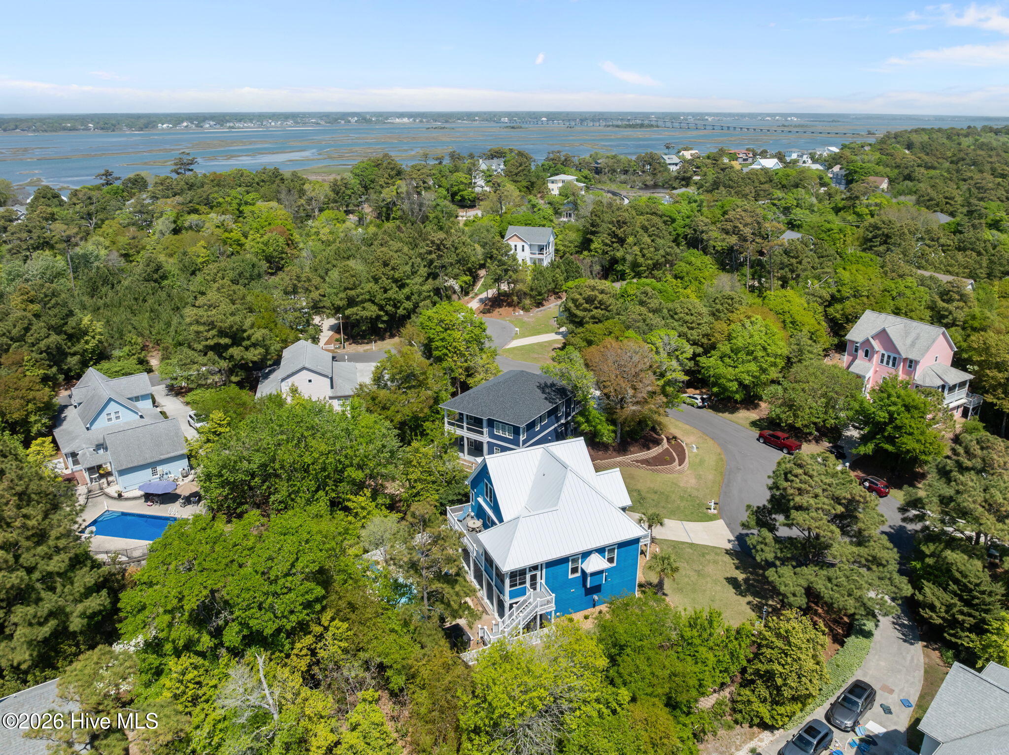 100567463 | Photo 77