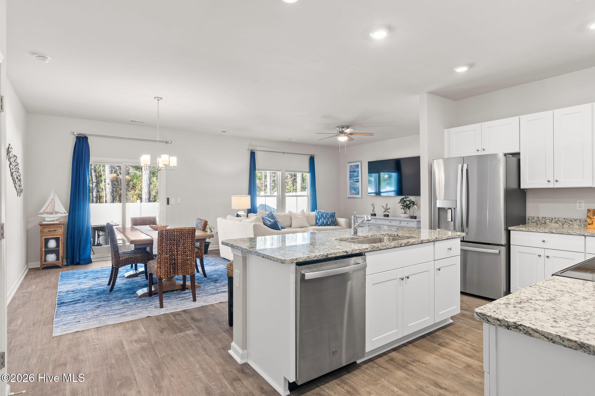 100553701 | Photo 13