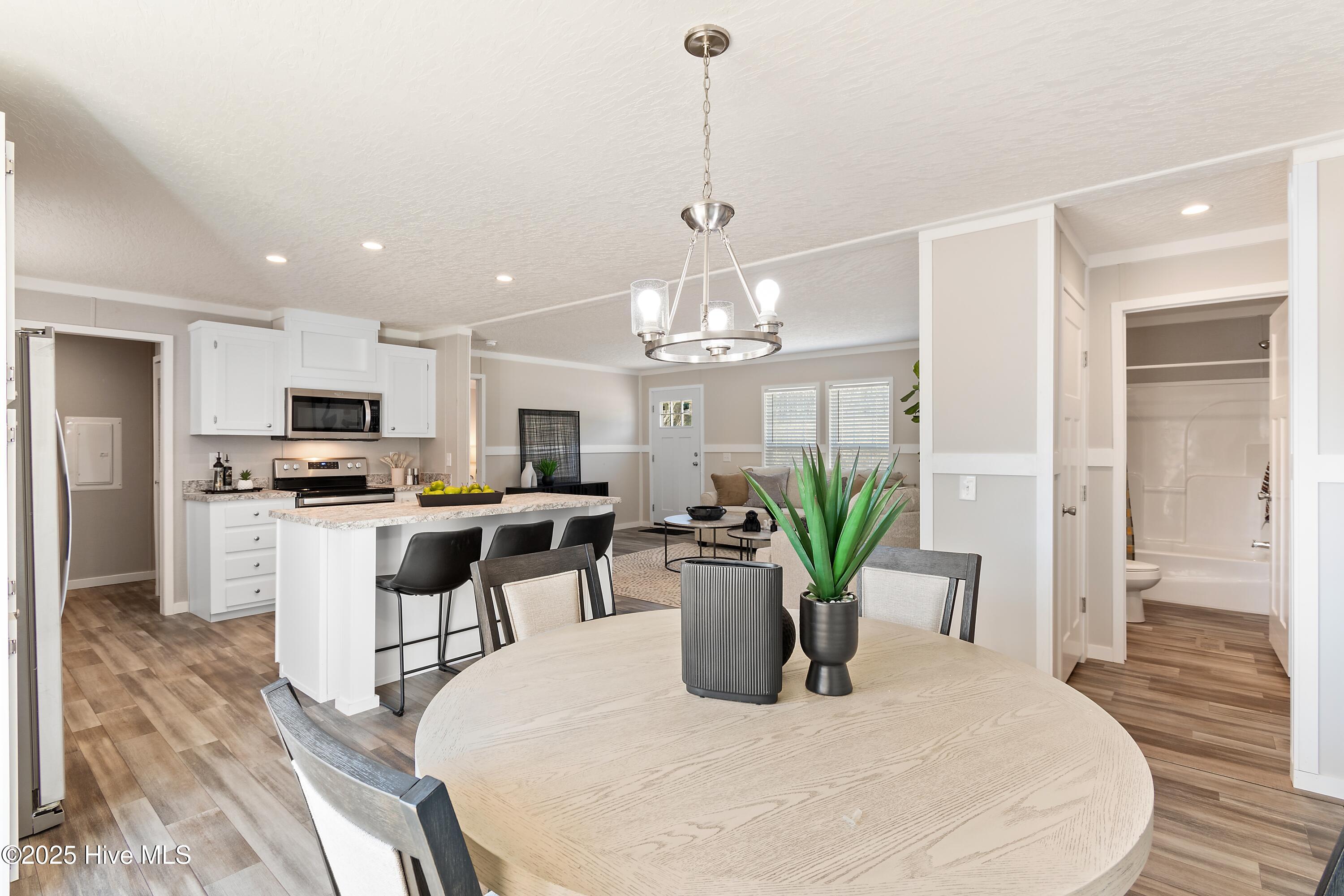 100523771 | Photo 14