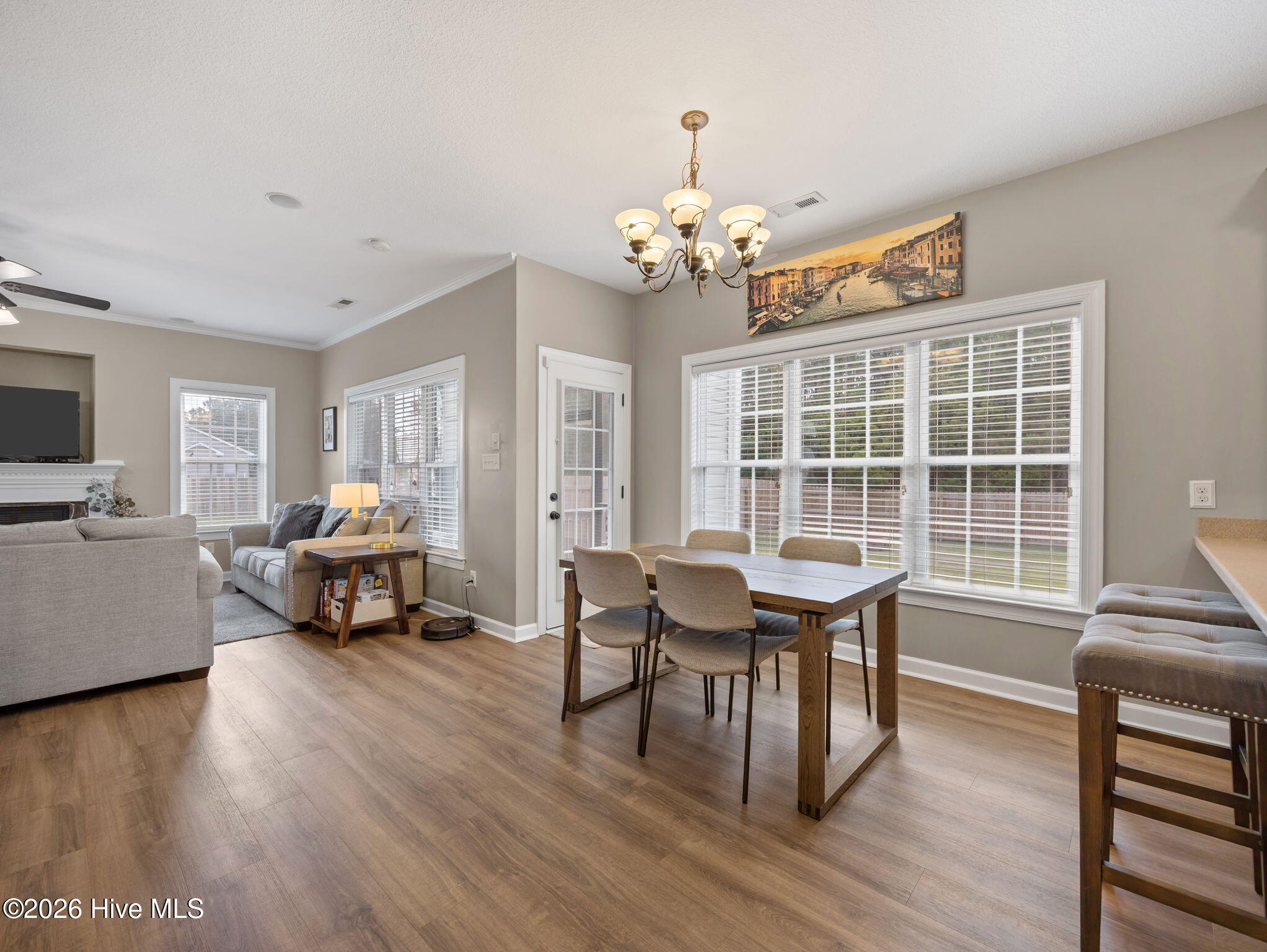 100569646 | Photo 10