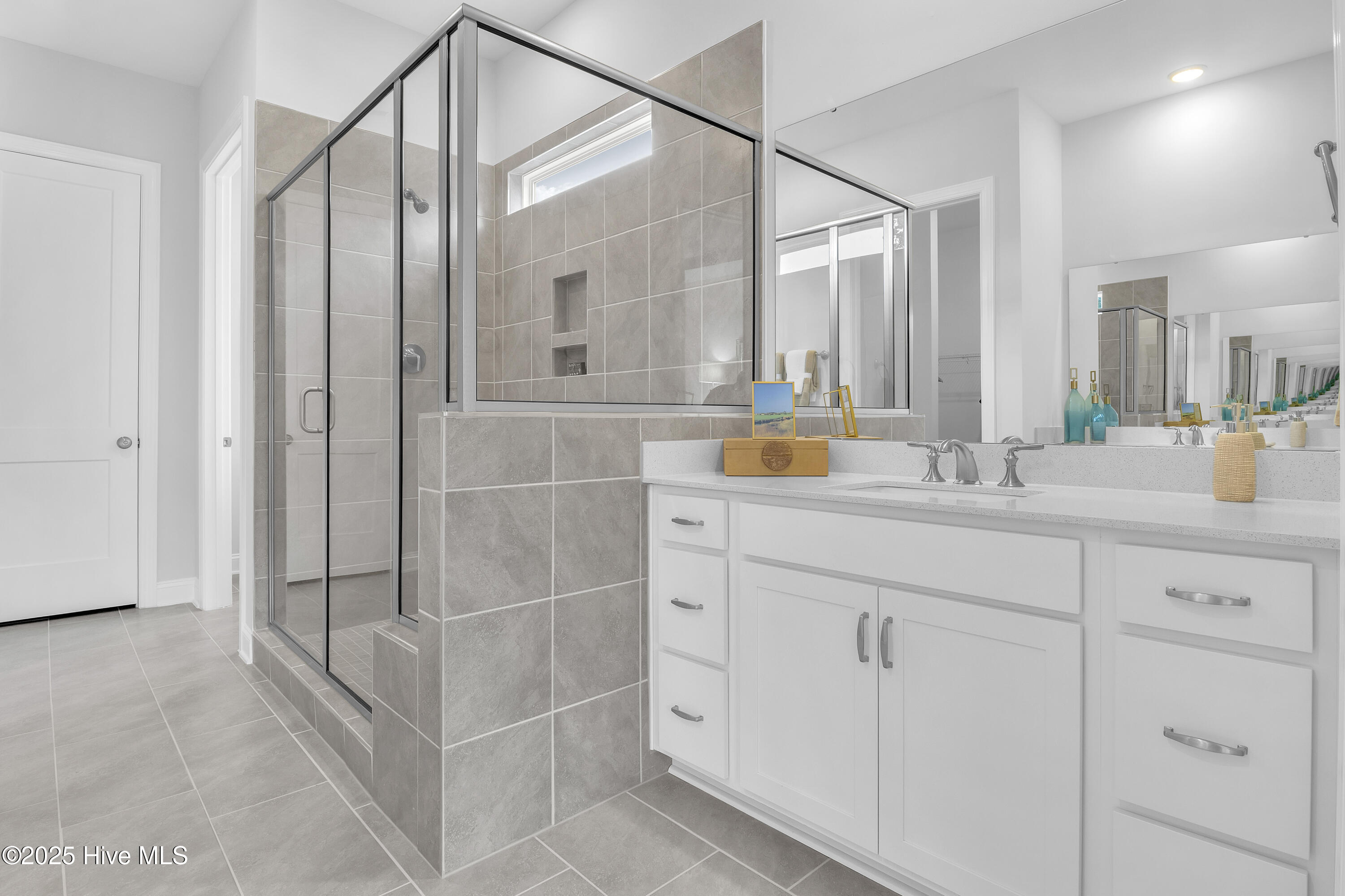 100556059 | Photo 18