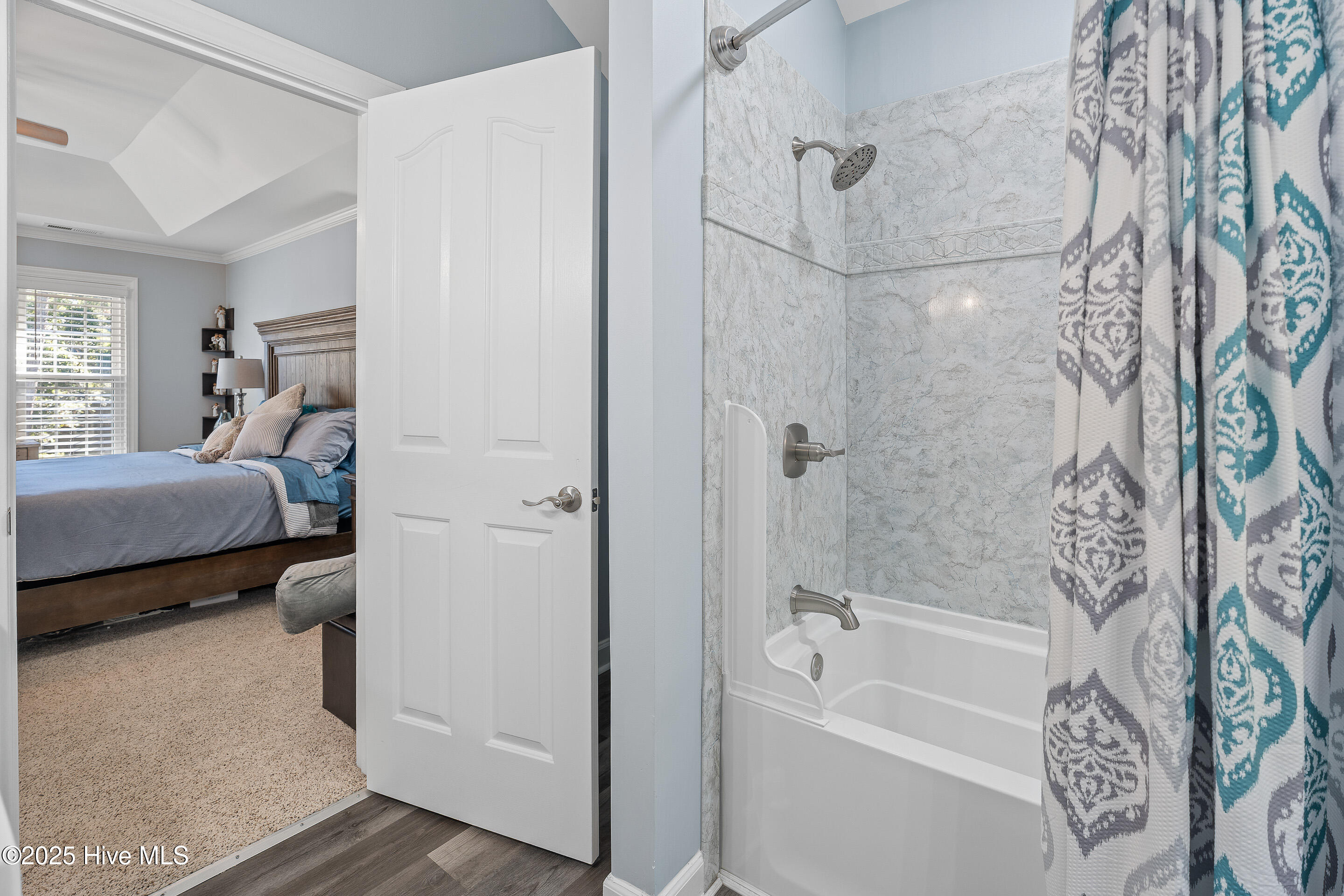 100542909 | Photo 35