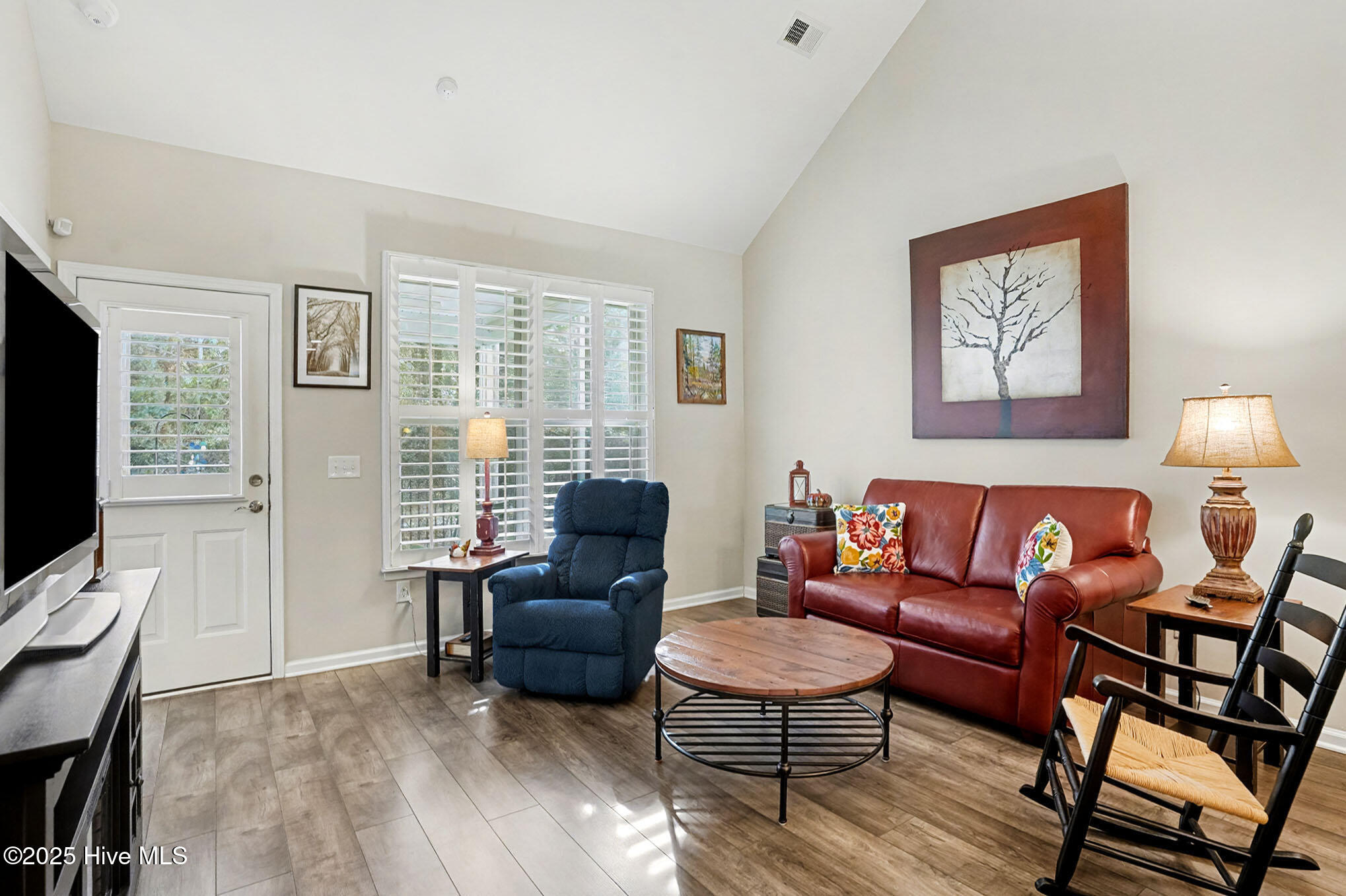 100545929 | Photo 17