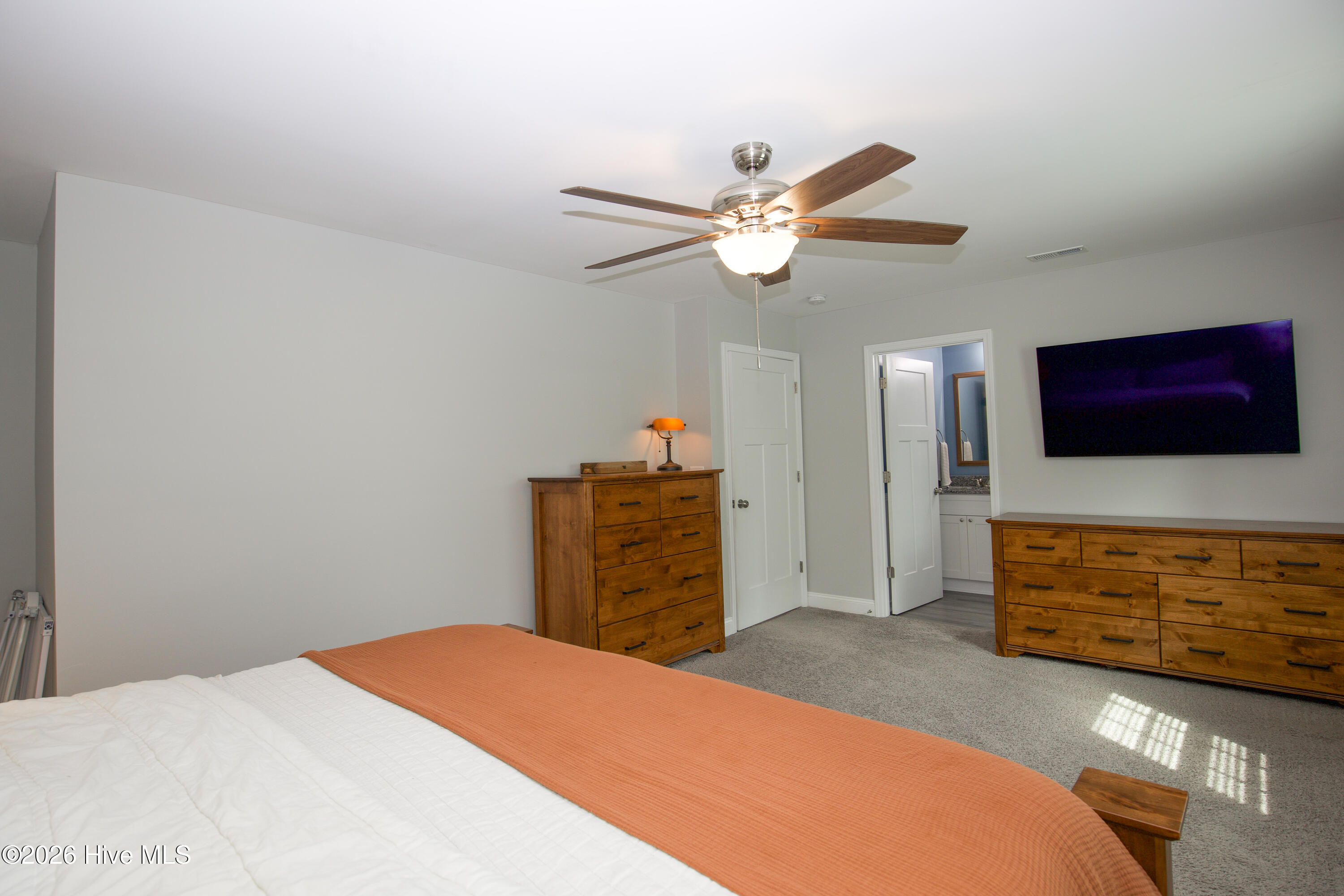 704 Pinecrest St-34
