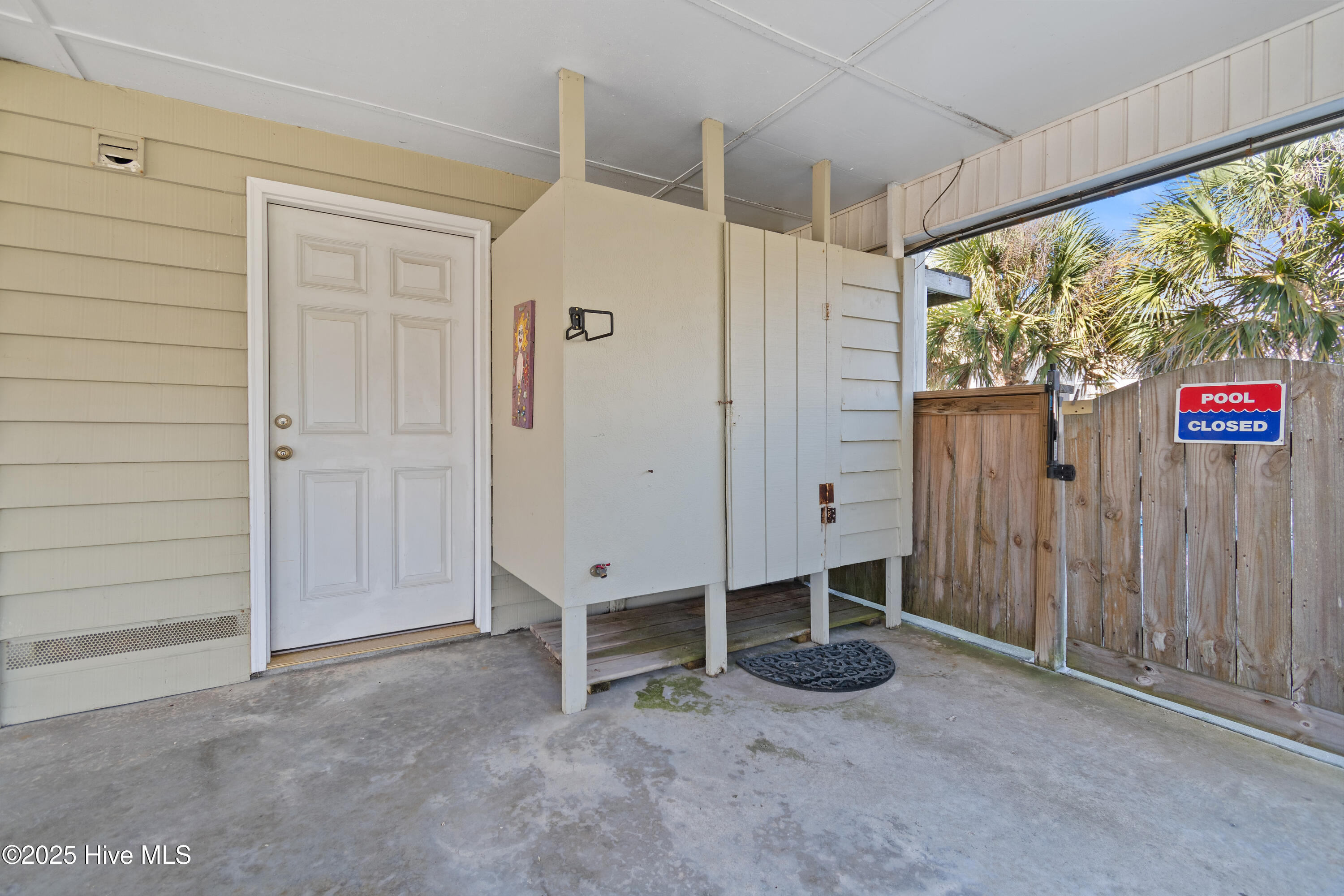 100541923 | Photo 38