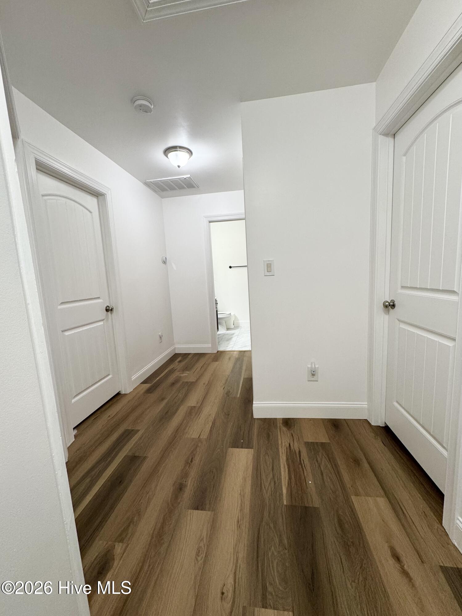 100560900 | Photo 12