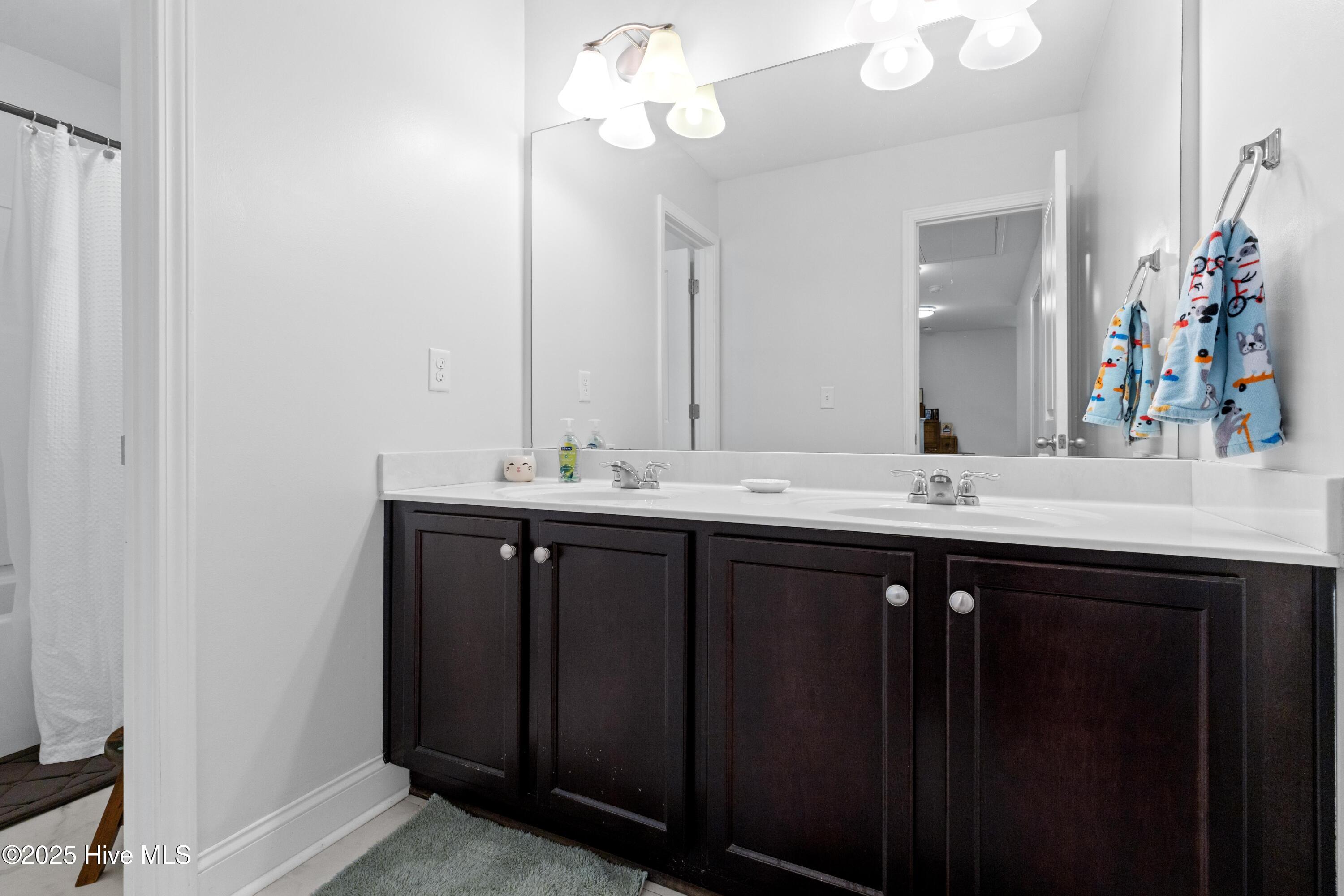 100521399 | Photo 32