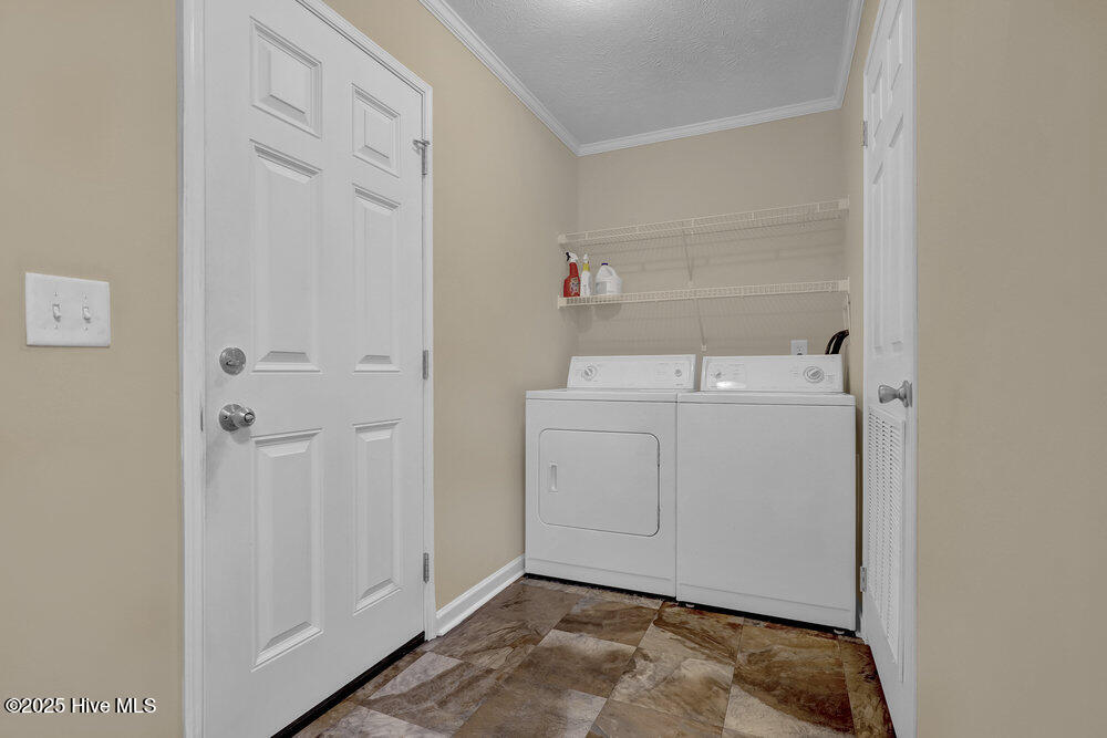 100493955 | Photo 28