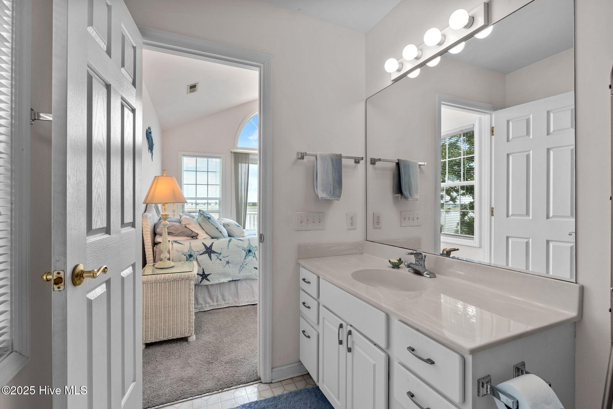 100526742 | Photo 41