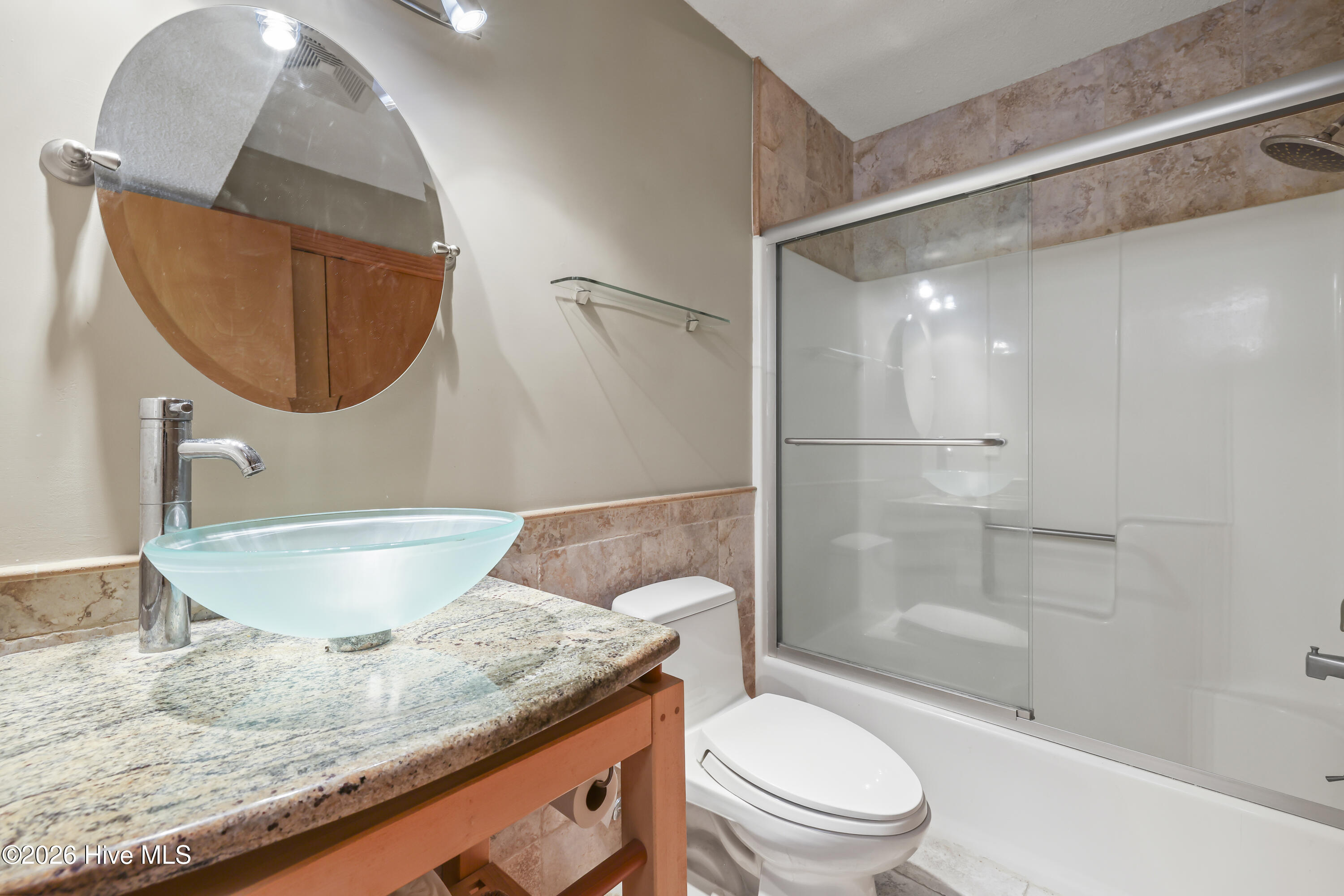 100552115 | Photo 30