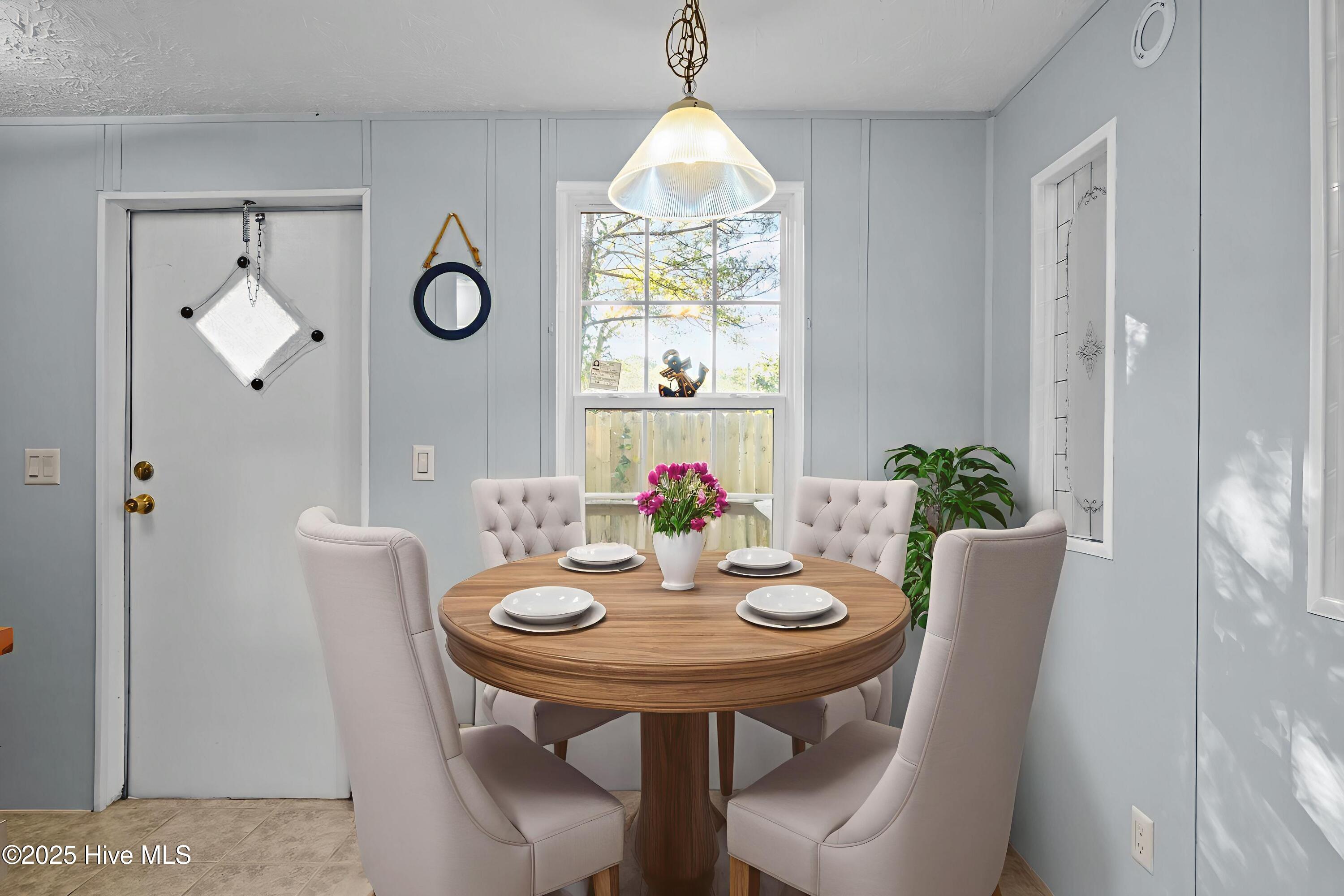 100541856 | Photo 17