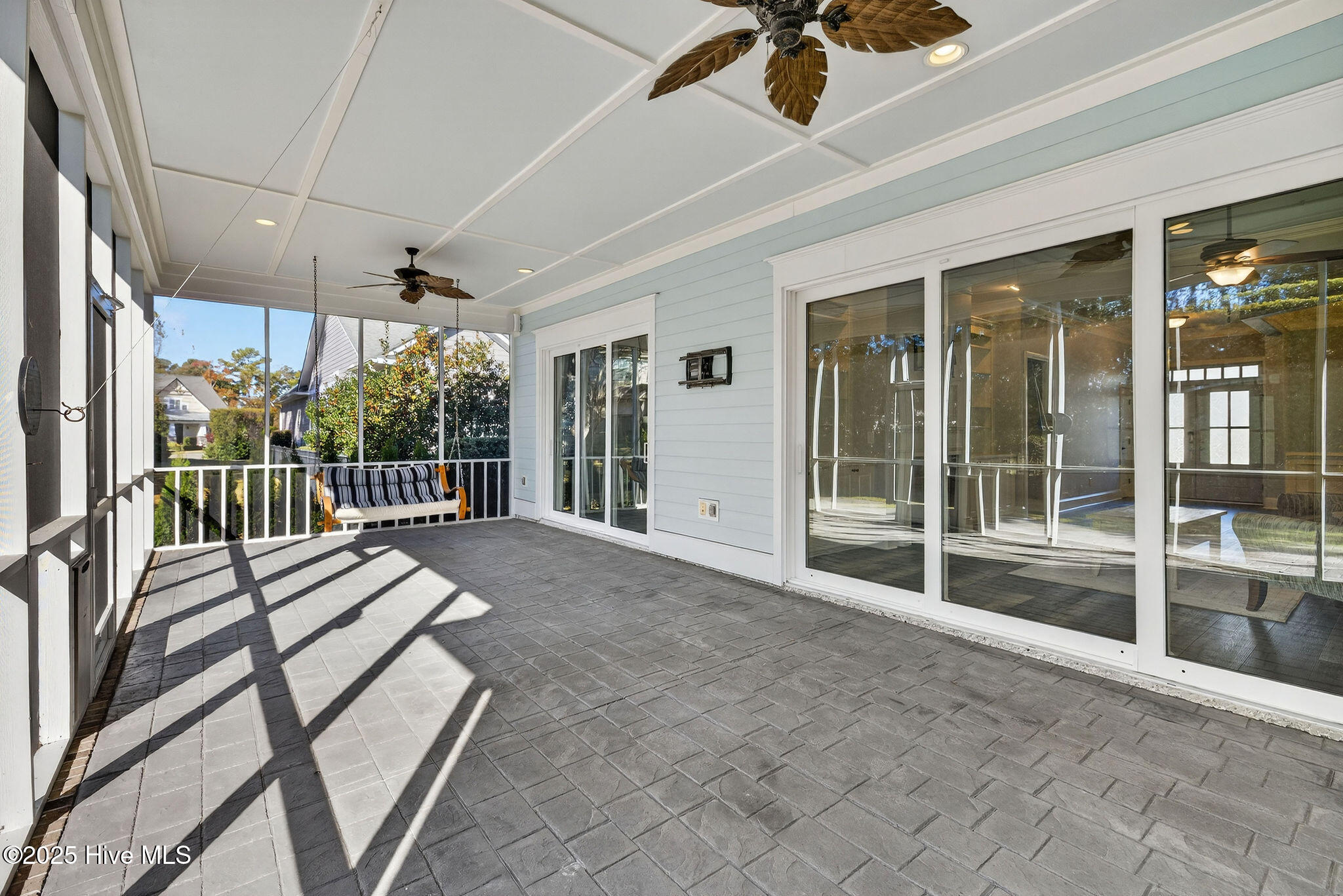 100559766 | Photo 65