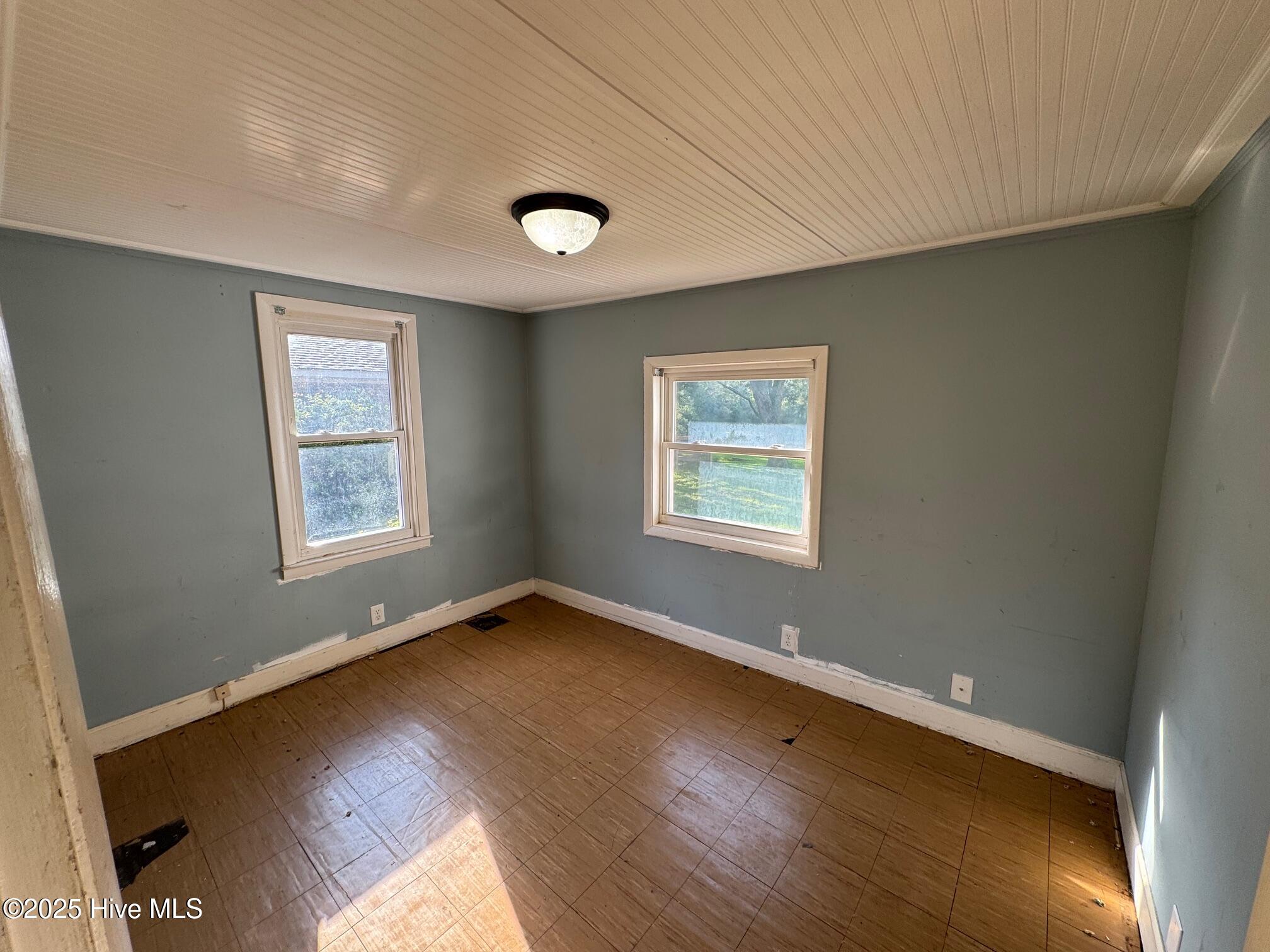 100527099 | Photo 25