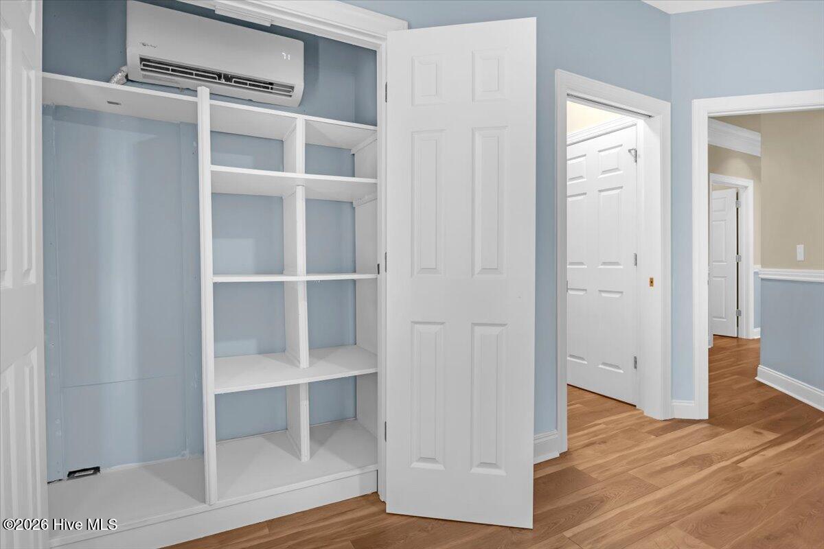 100567087 | Photo 59