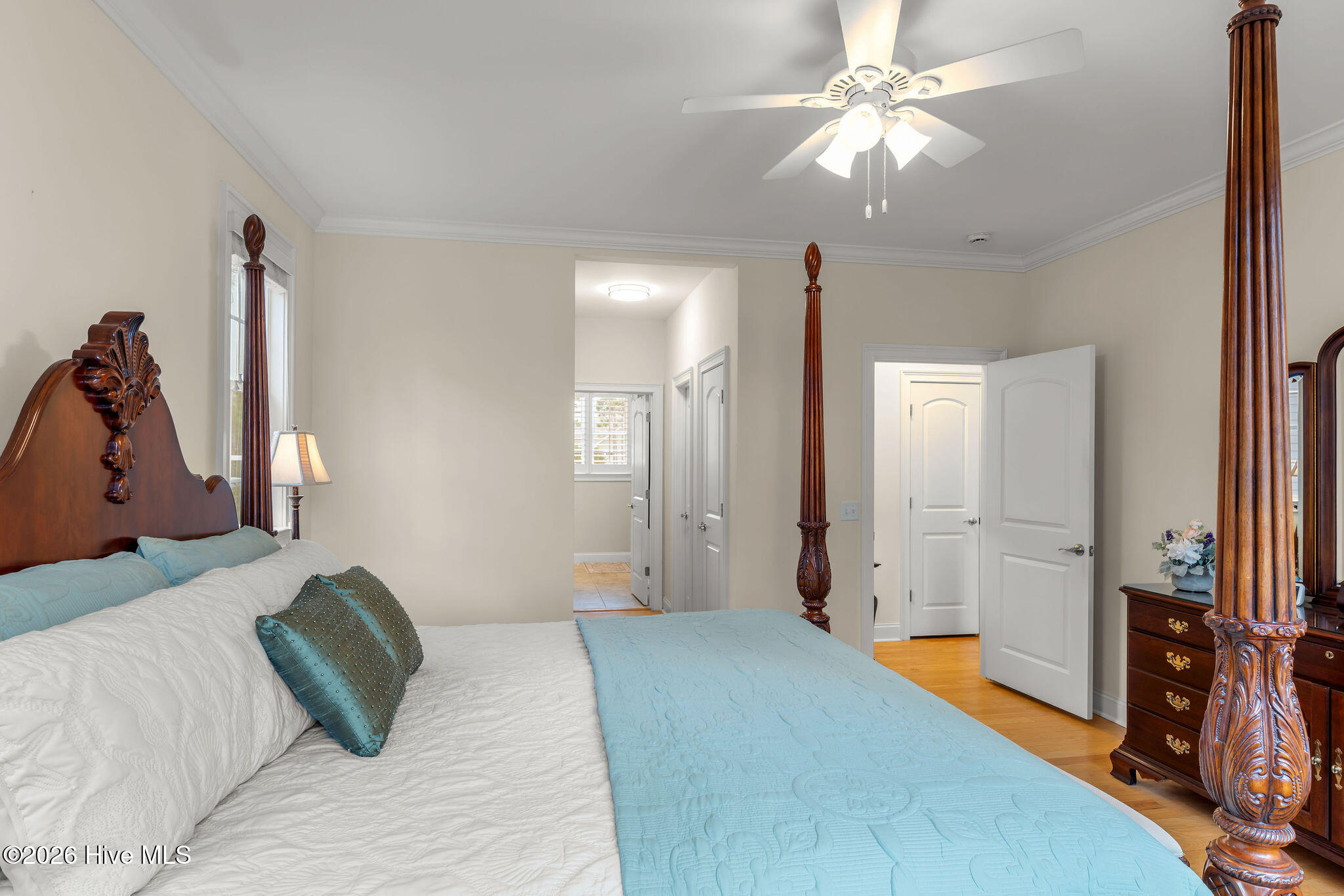 100556154 | Photo 32