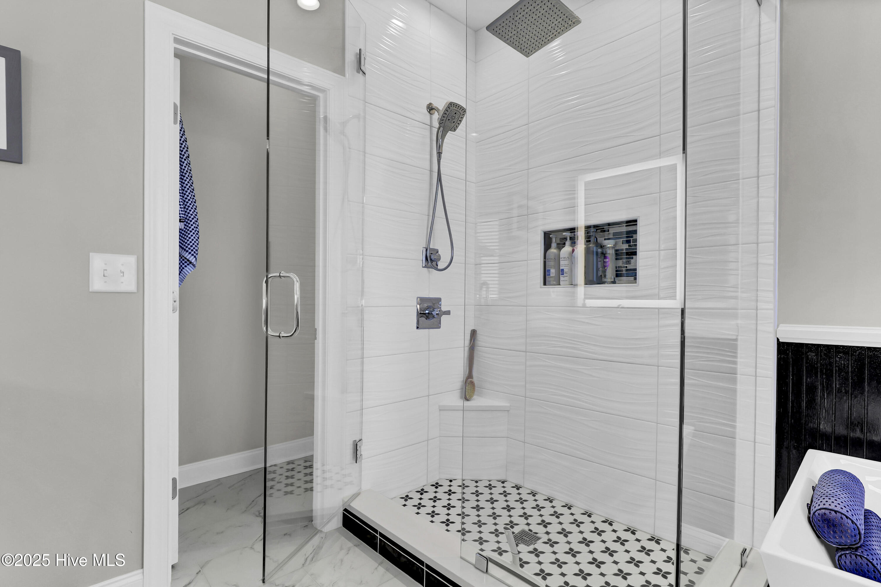 100529954 | Photo 32