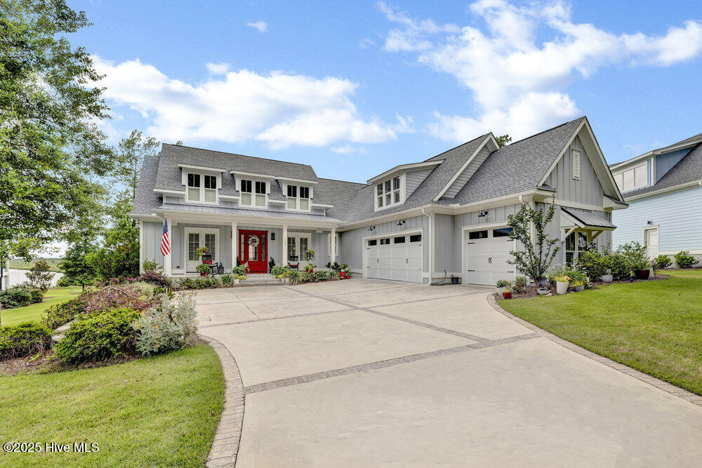 100537011 | Photo 79