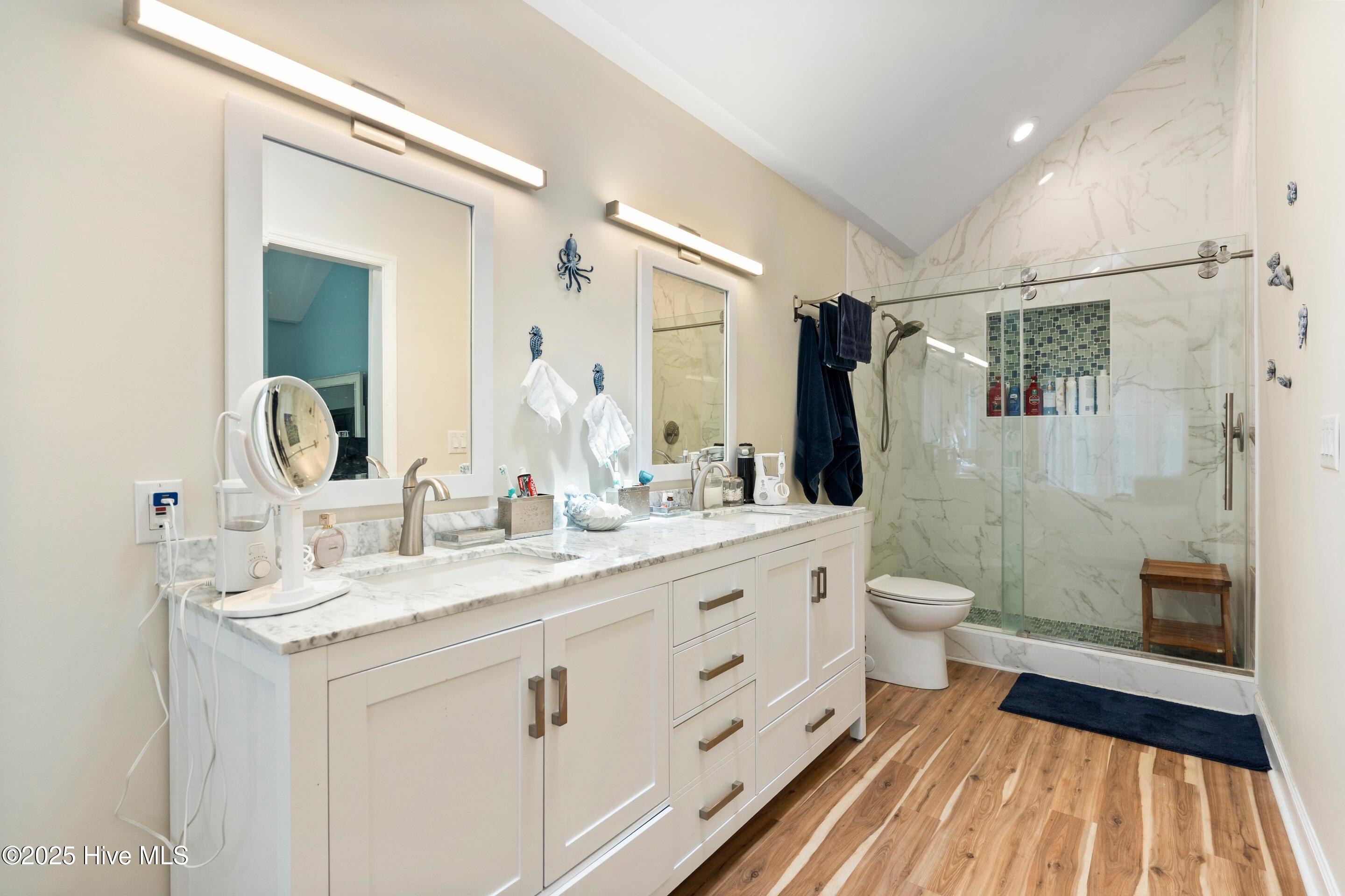 100517106 | Photo 30