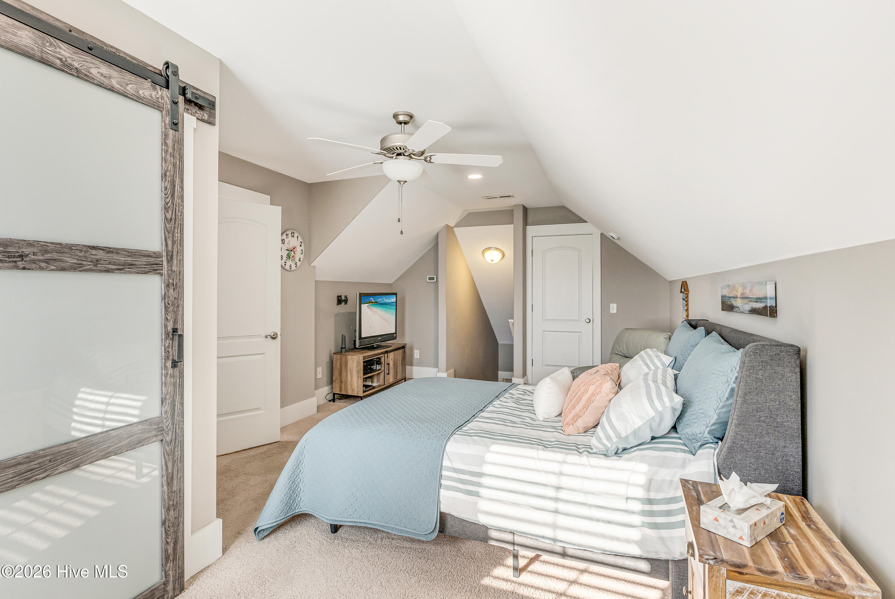 100555586 | Photo 29