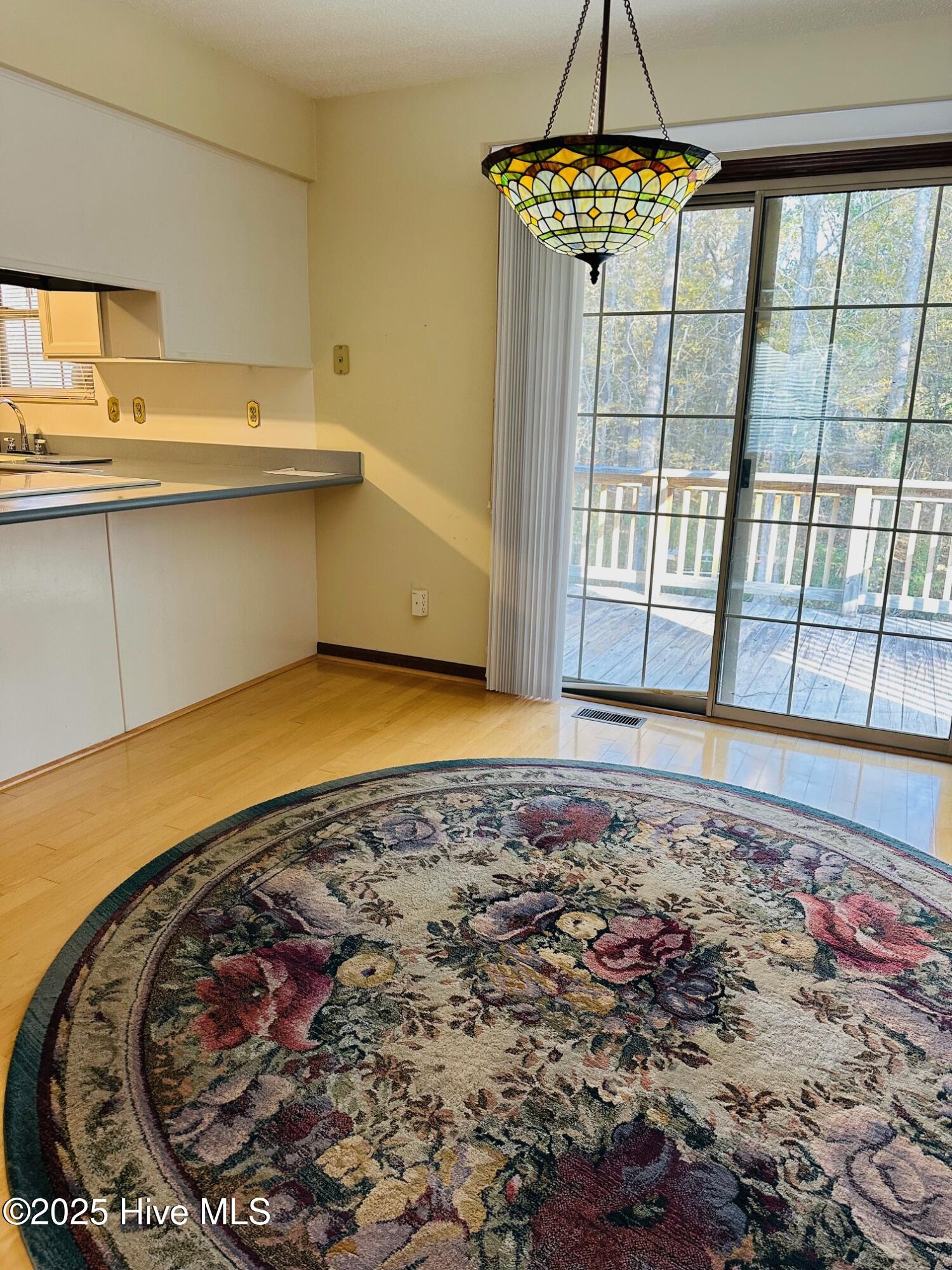 100542135 | Photo 16