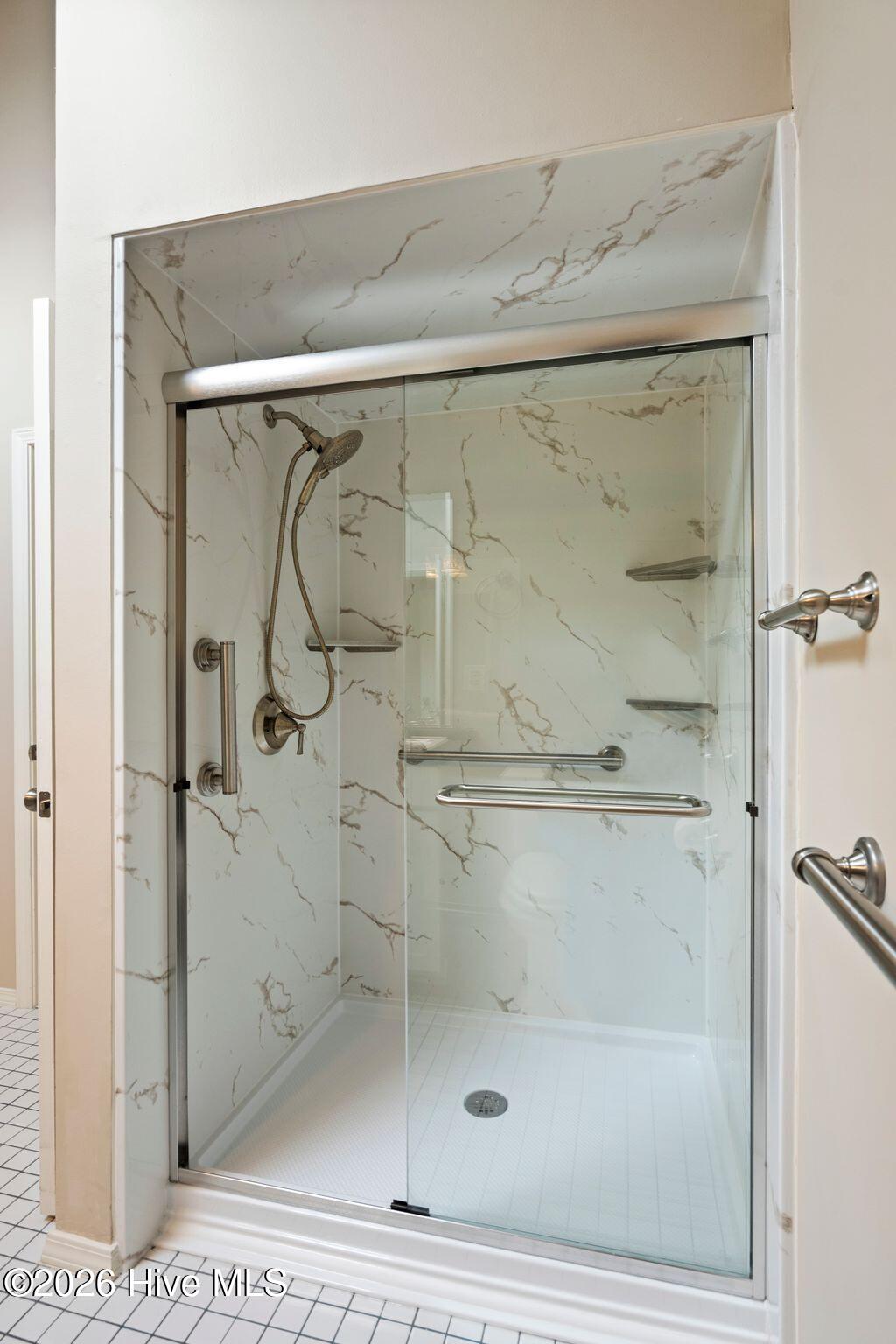 100558644 | Photo 26