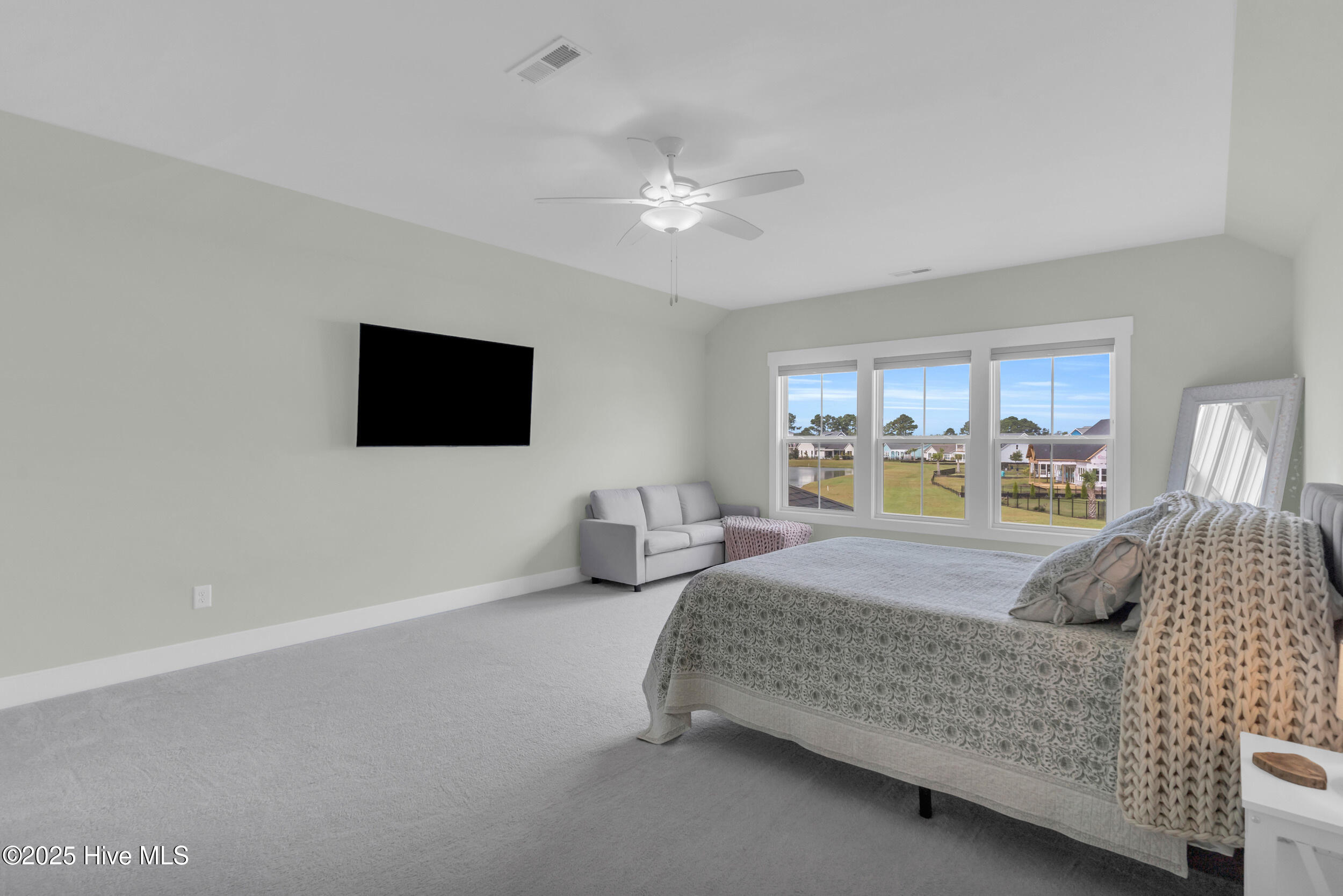 100535335 | Photo 27