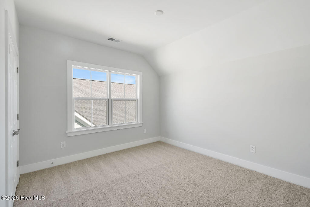 100558374 | Photo 43