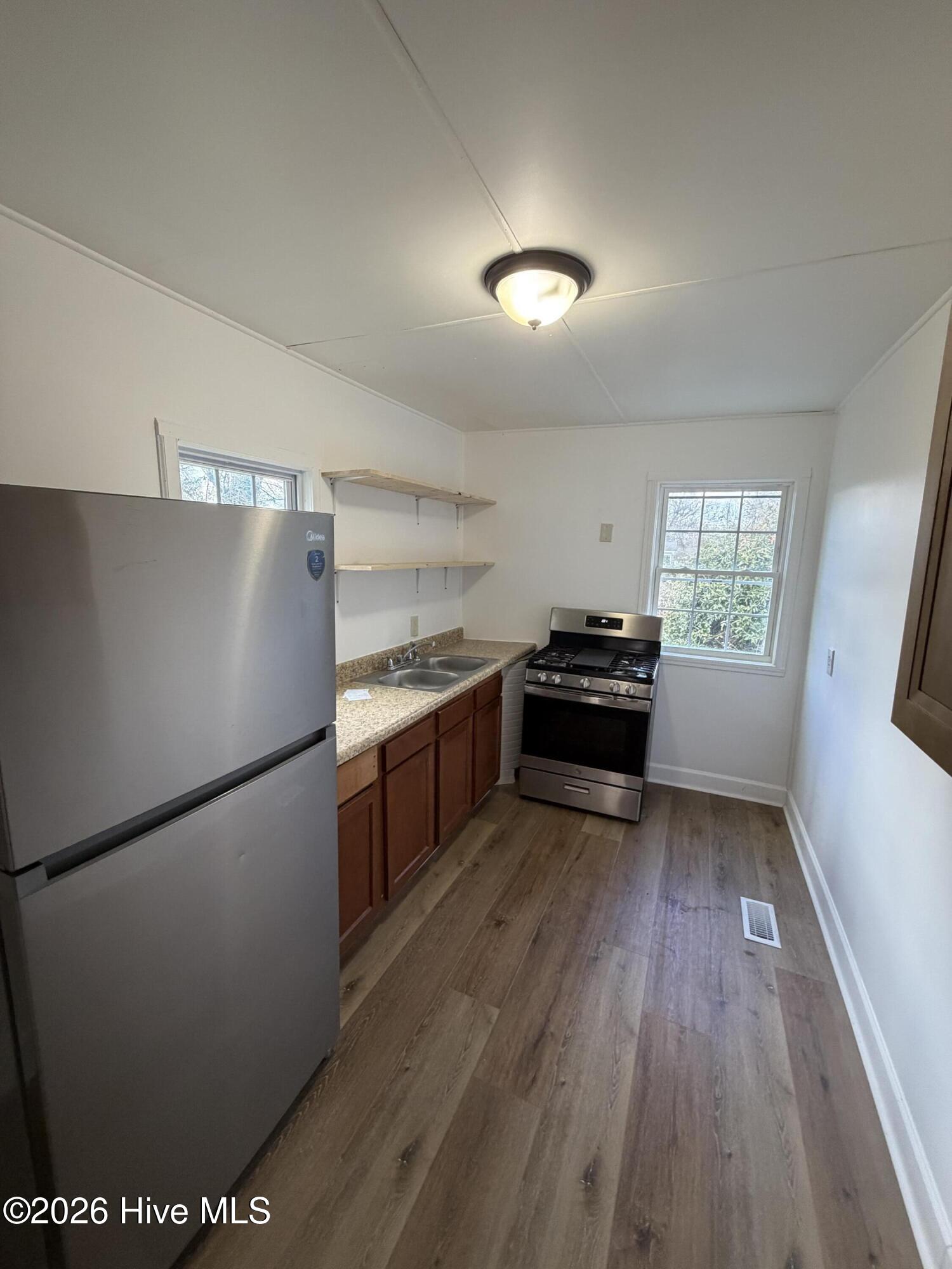 100558717 | Photo 11