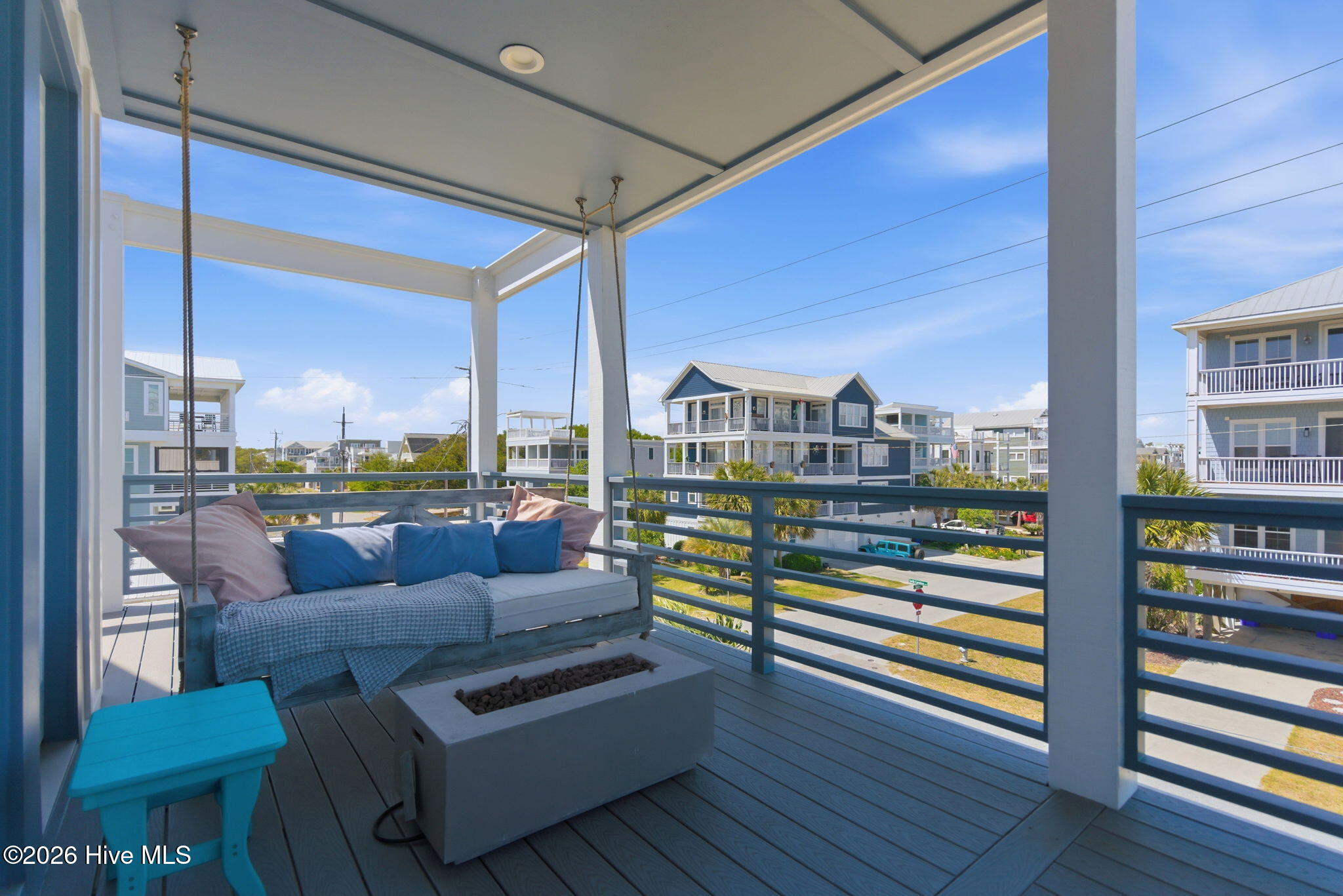 100570056 | Photo 39