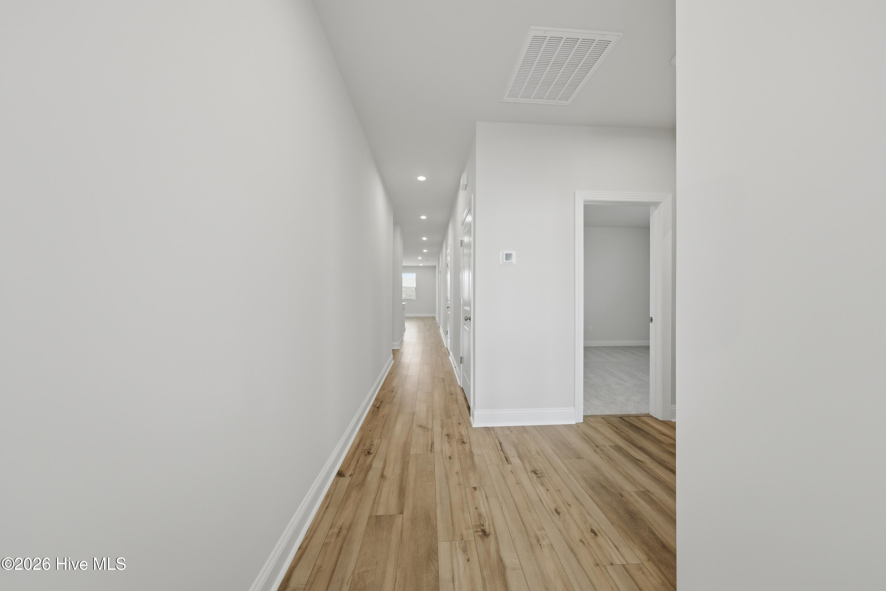 100563139 | Photo 11