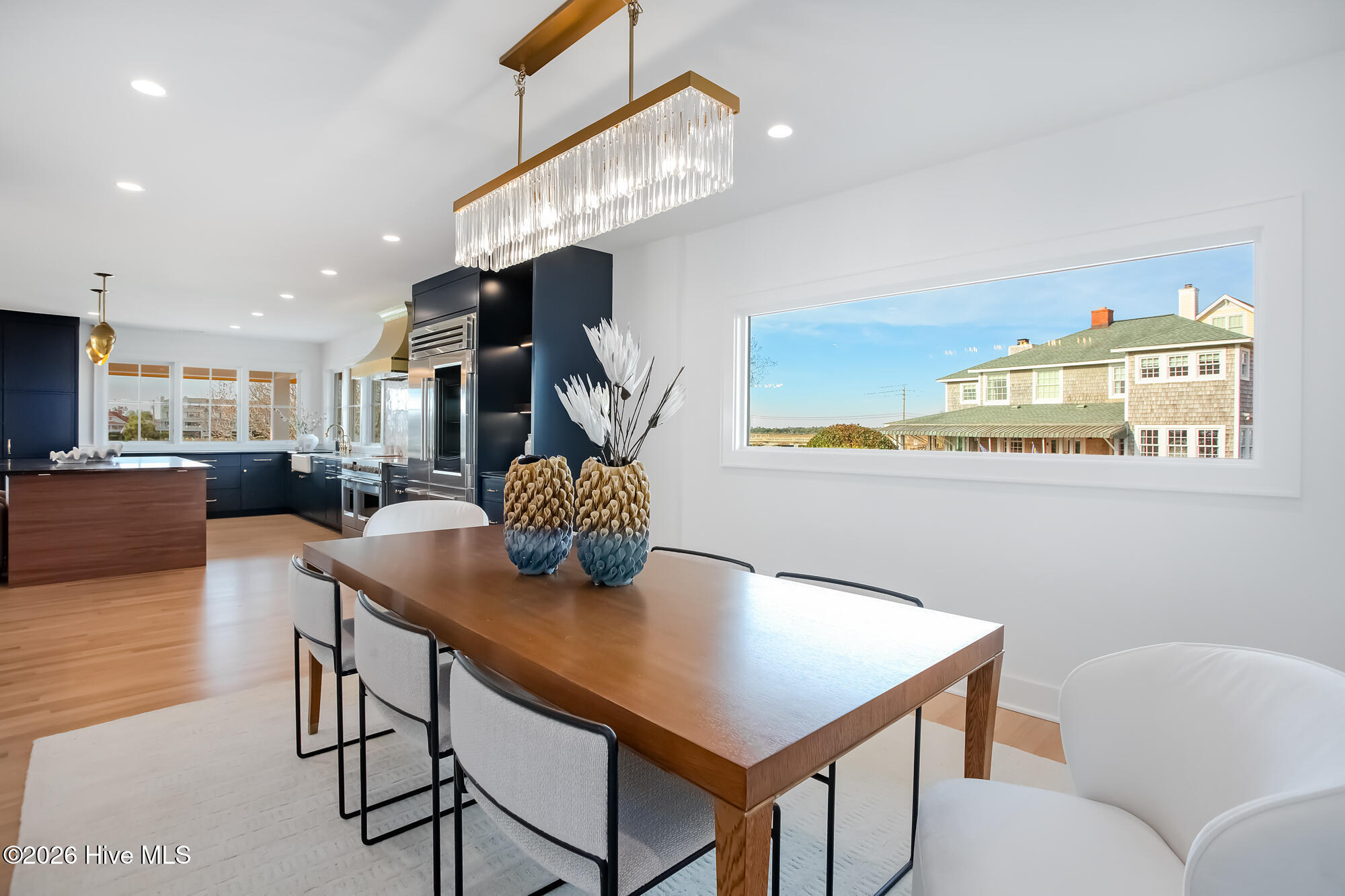 100550703 | Photo 18