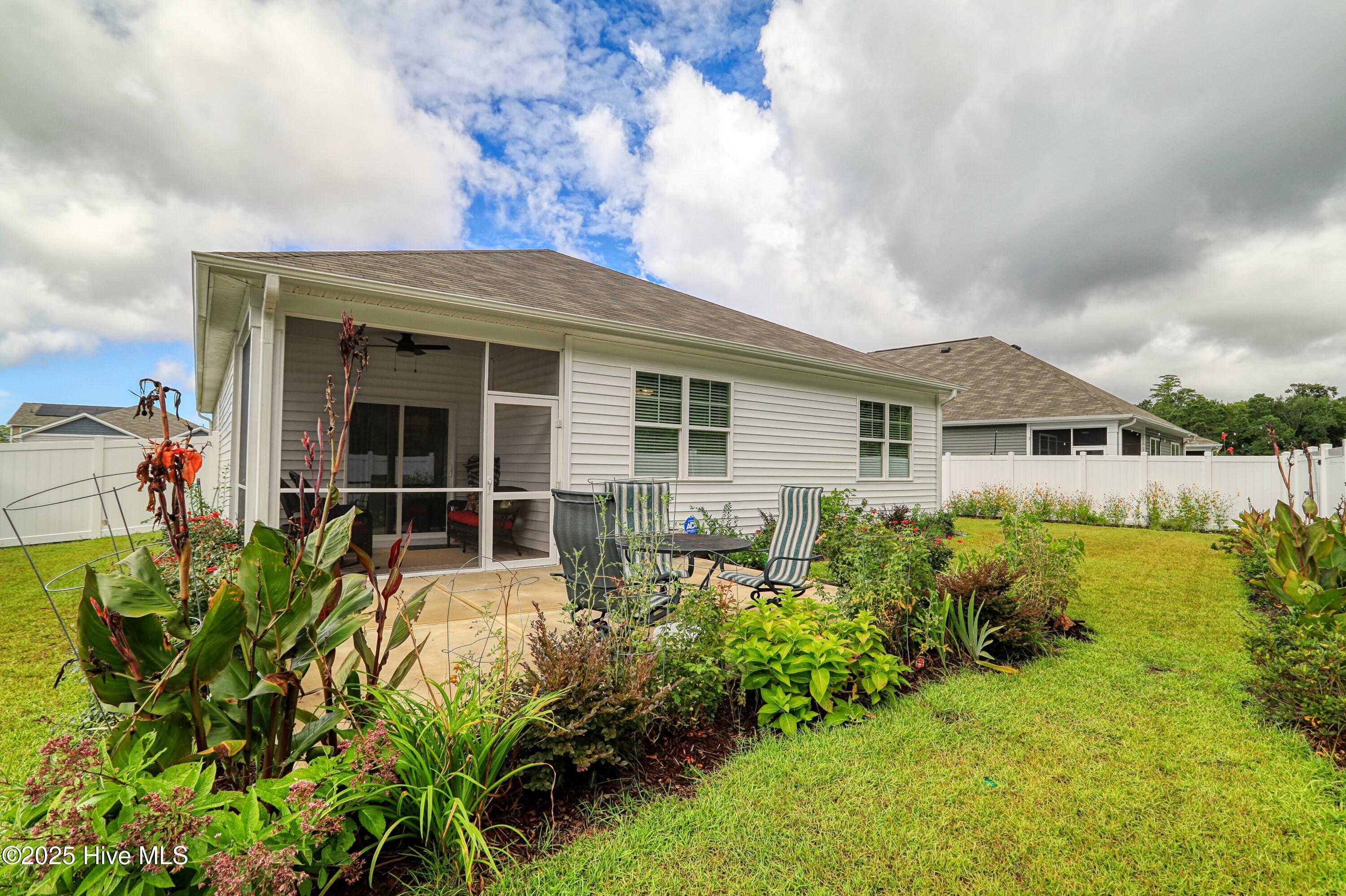 100523851 | Photo 19