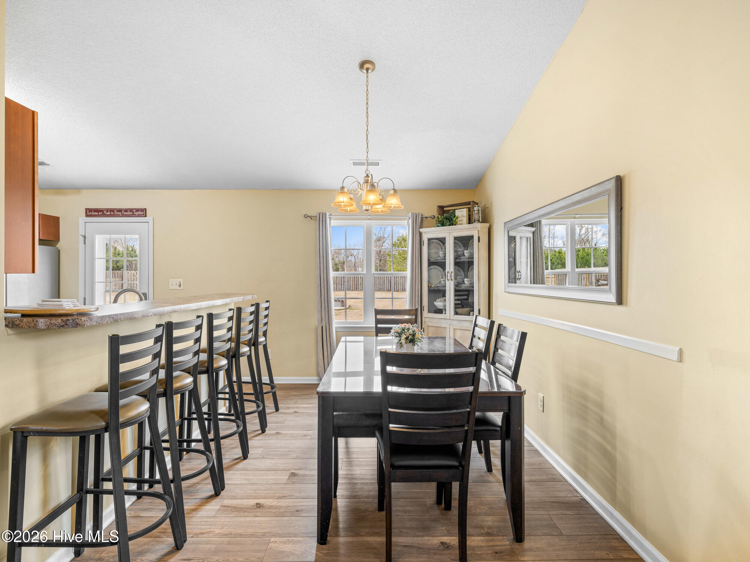 100556892 | Photo 10